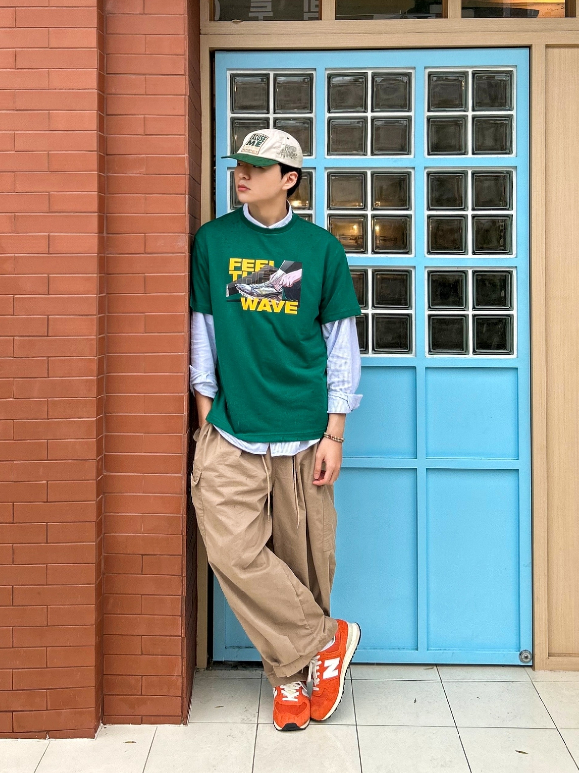 New Balance x Size? 574 College Pack Orange 착용 스타일 - 1