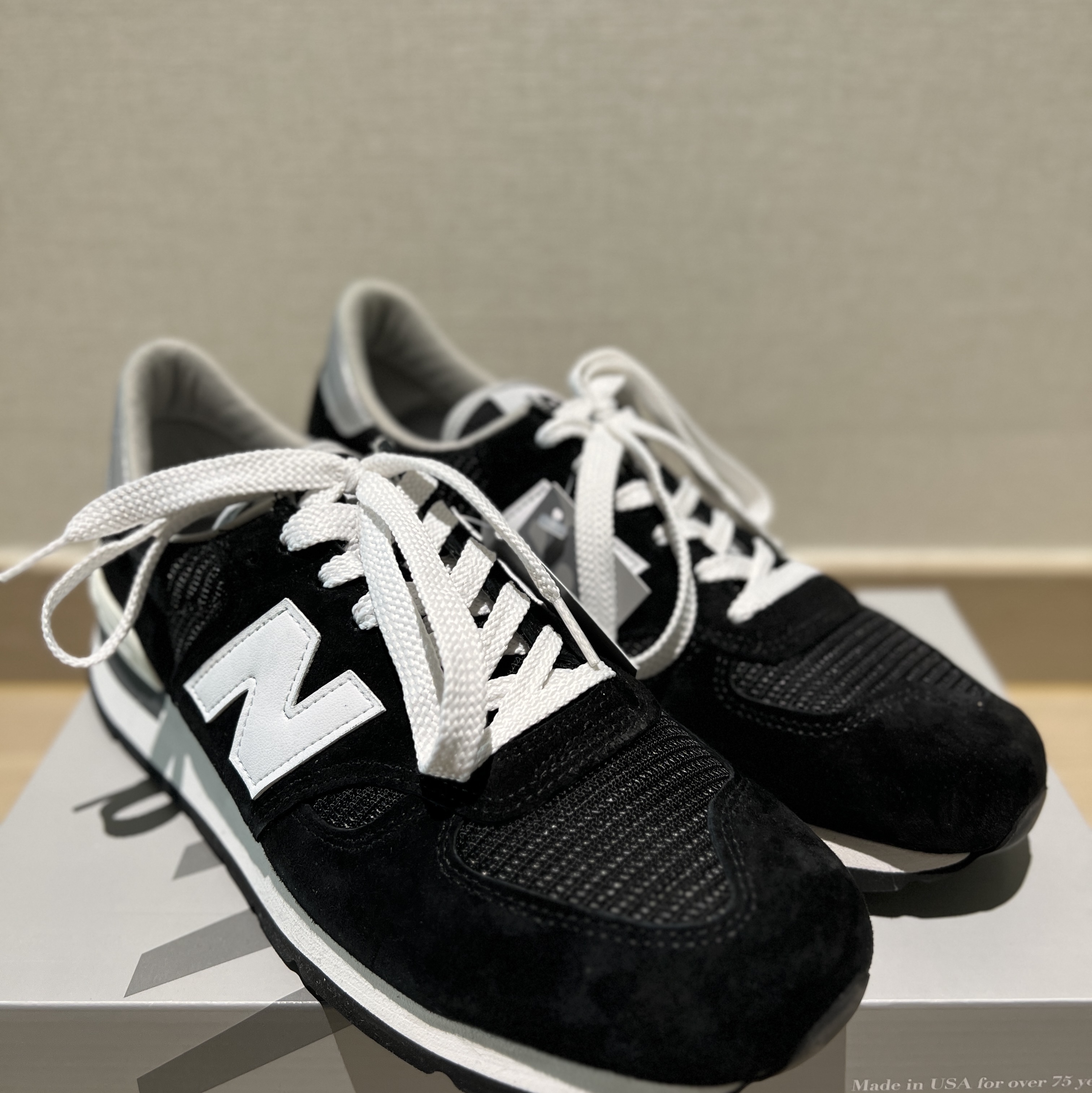 New Balance 990v1 Made in USA Black 착용 스타일 - 2