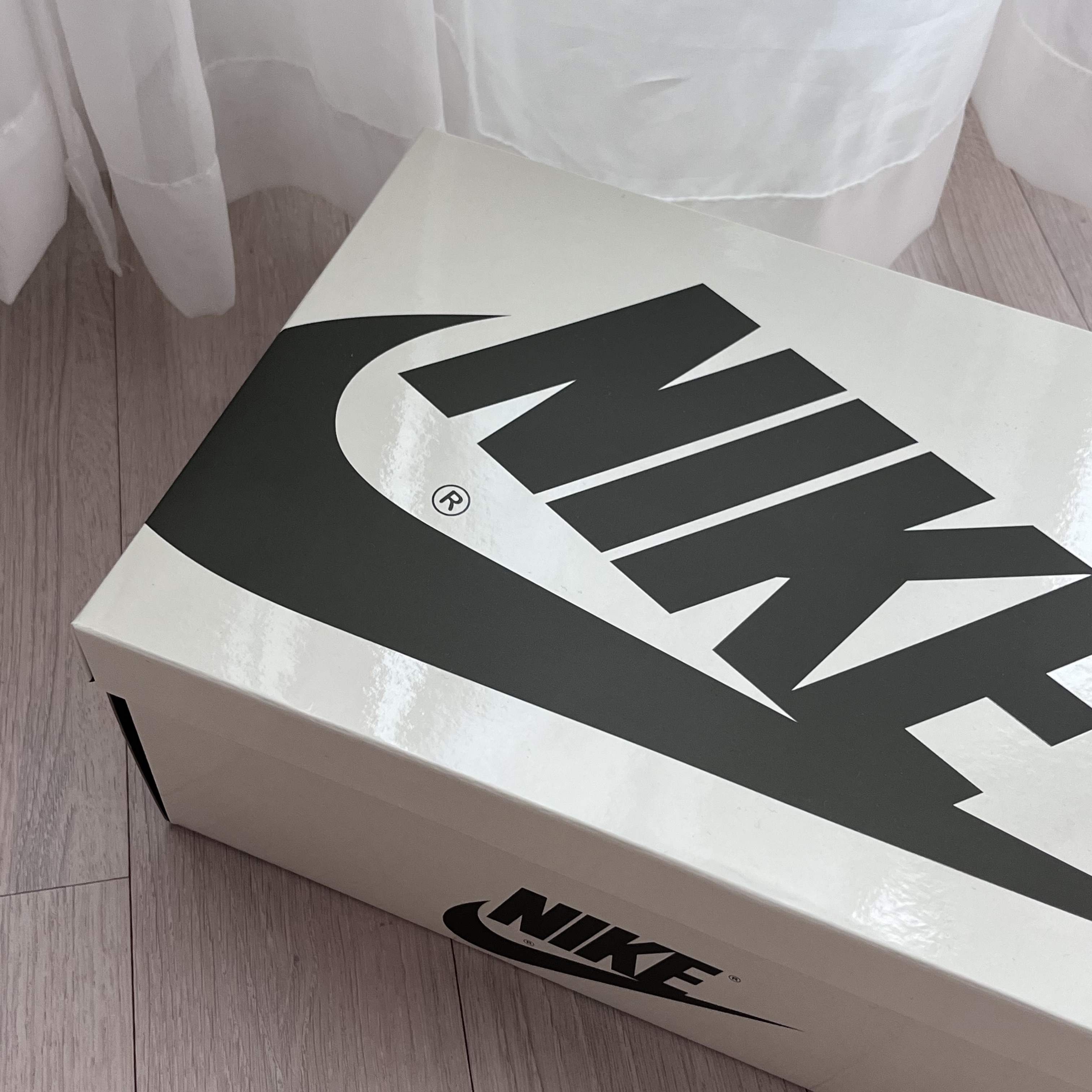 (W) Jordan 1 x Travis Scott Retro Low OG SP Medium Olive 착용 스타일 - 1