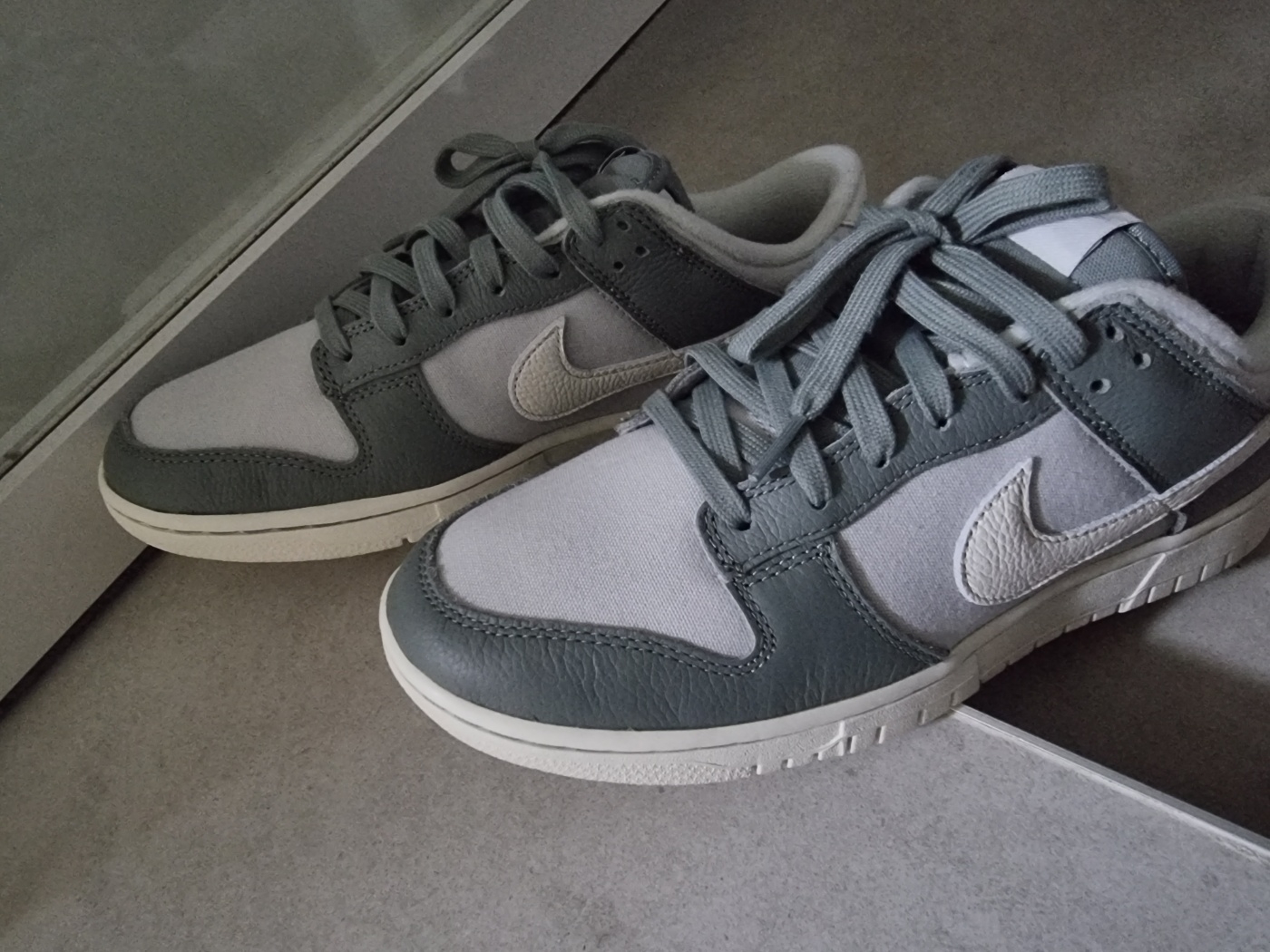 Nike Dunk Low Mica Green 착용 스타일 - 2