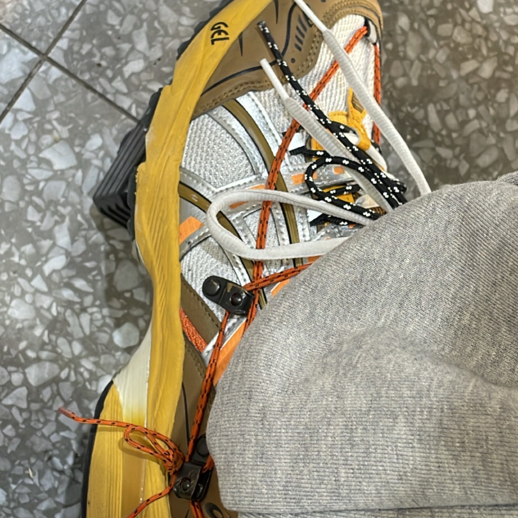 Asics x Andersson Bell Gel-1090 White Orange 착용 스타일