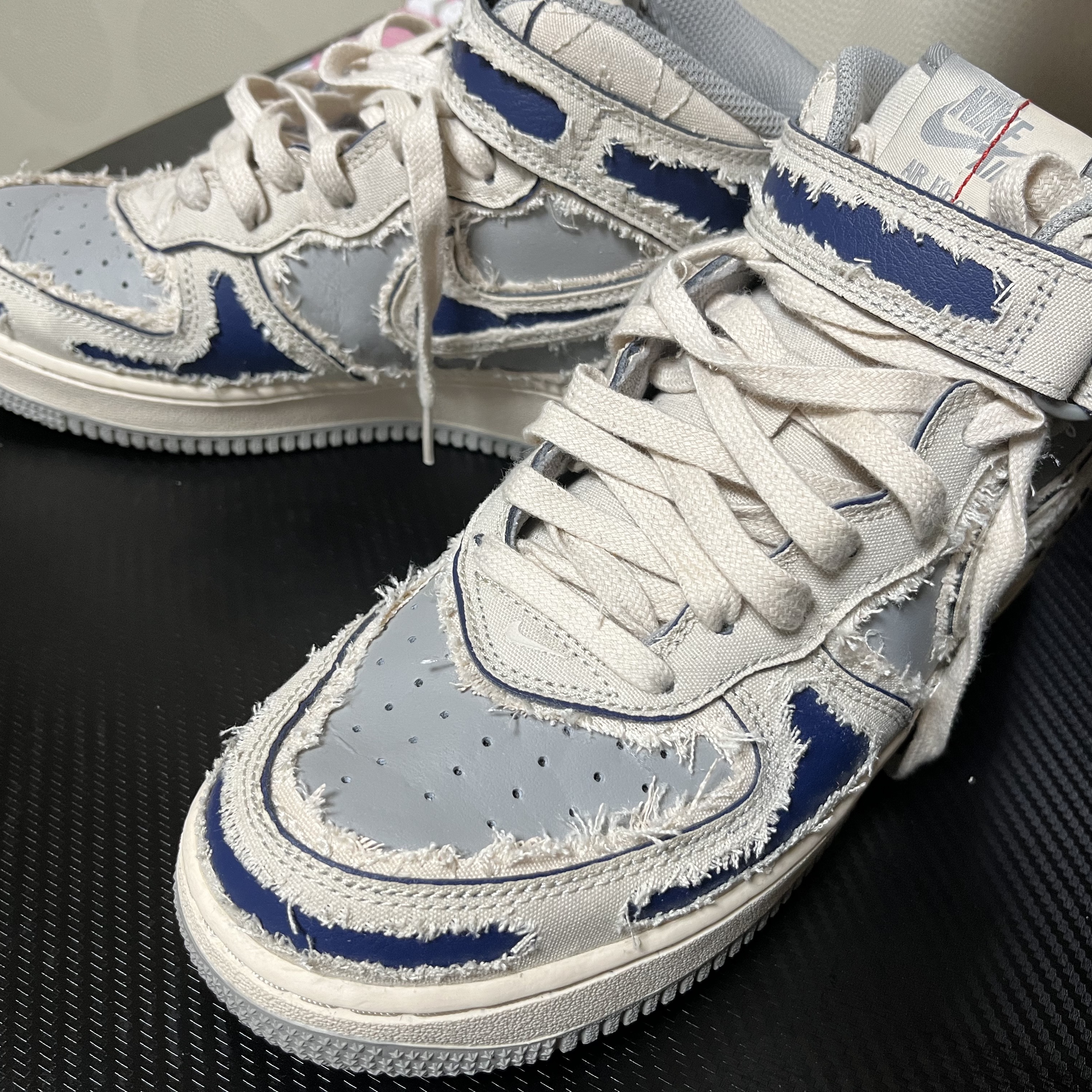 Nike Air Force 1 Mid '07 Pearl White 착용 스타일