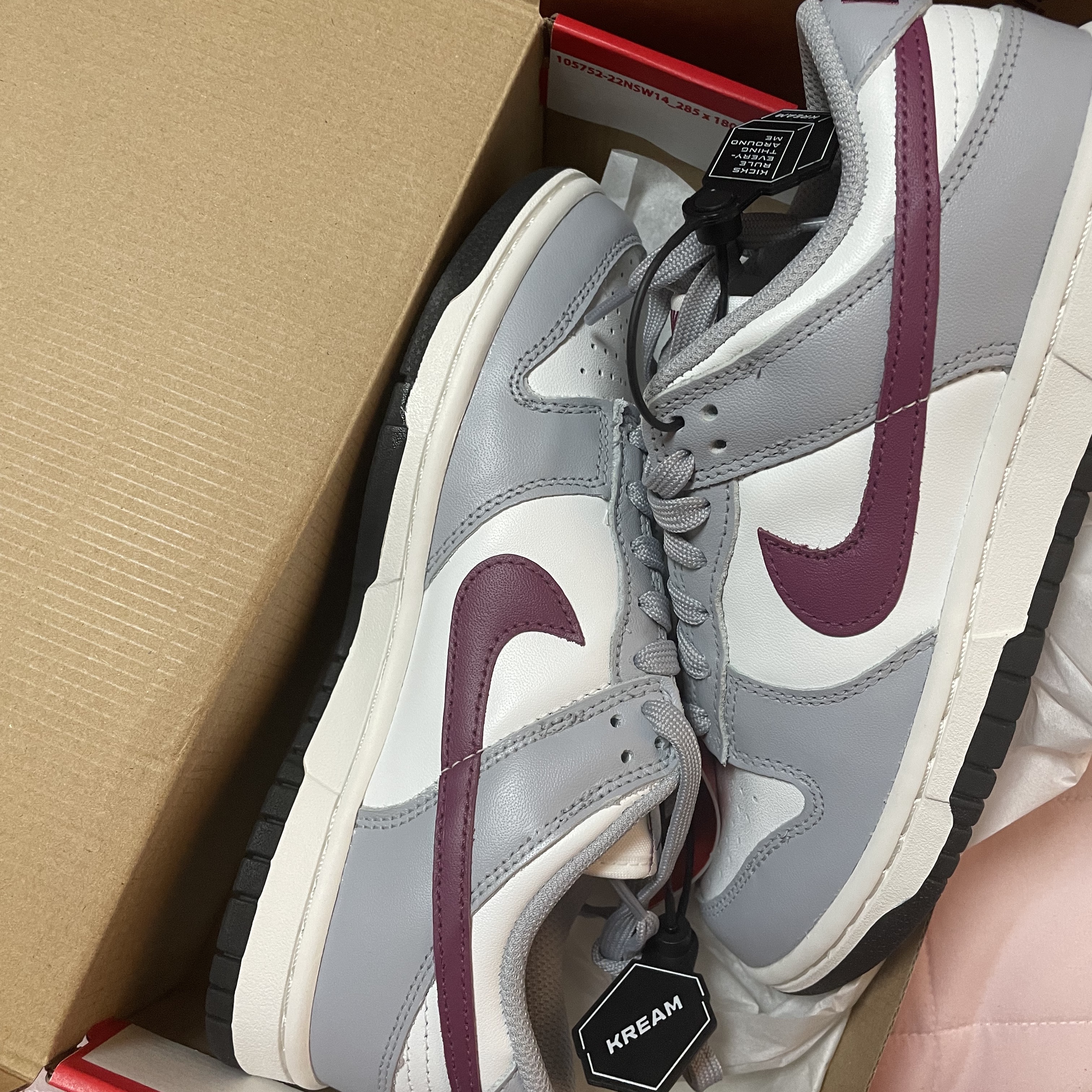 (W) Nike Dunk Low Wolf Grey Rosewood 착용 스타일 - 1