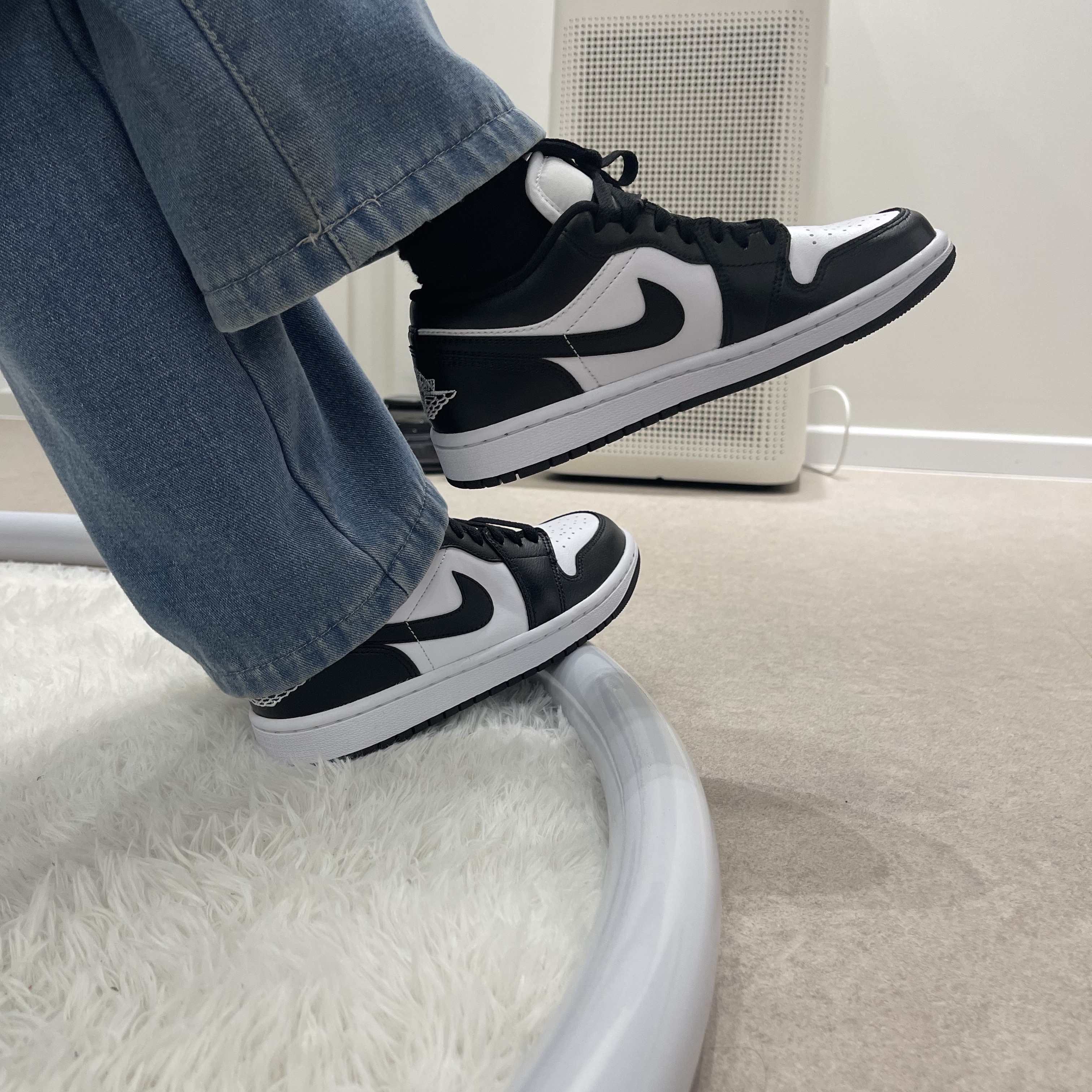 (W) Jordan 1 Low Black and White 착용 스타일 - 3