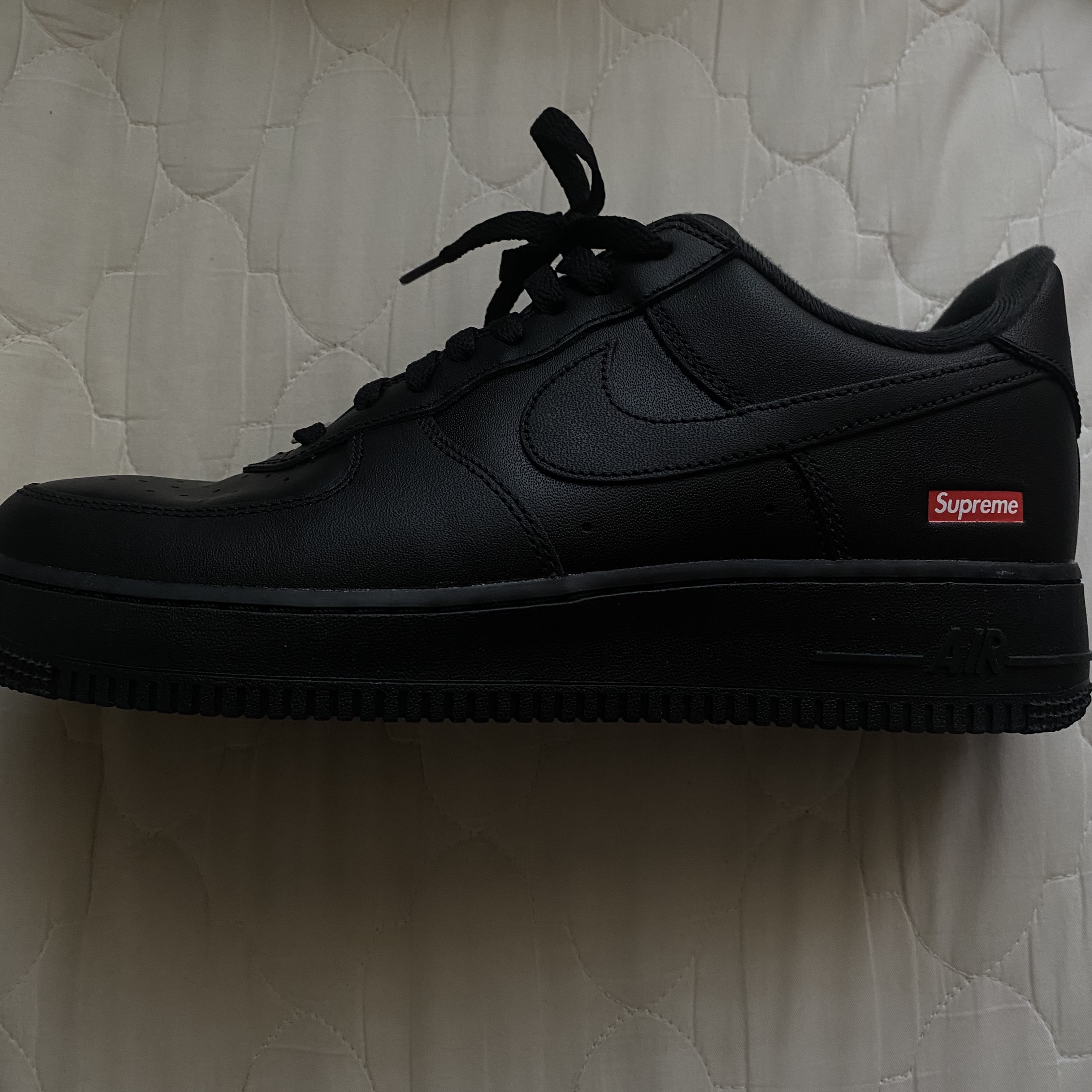 Nike x Supreme Air Force 1 Low Black 착용 스타일