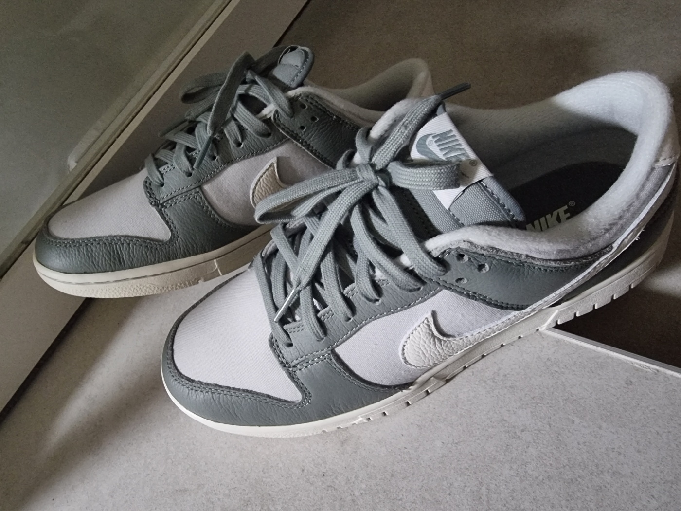 Nike Dunk Low Mica Green 착용 스타일 - 1