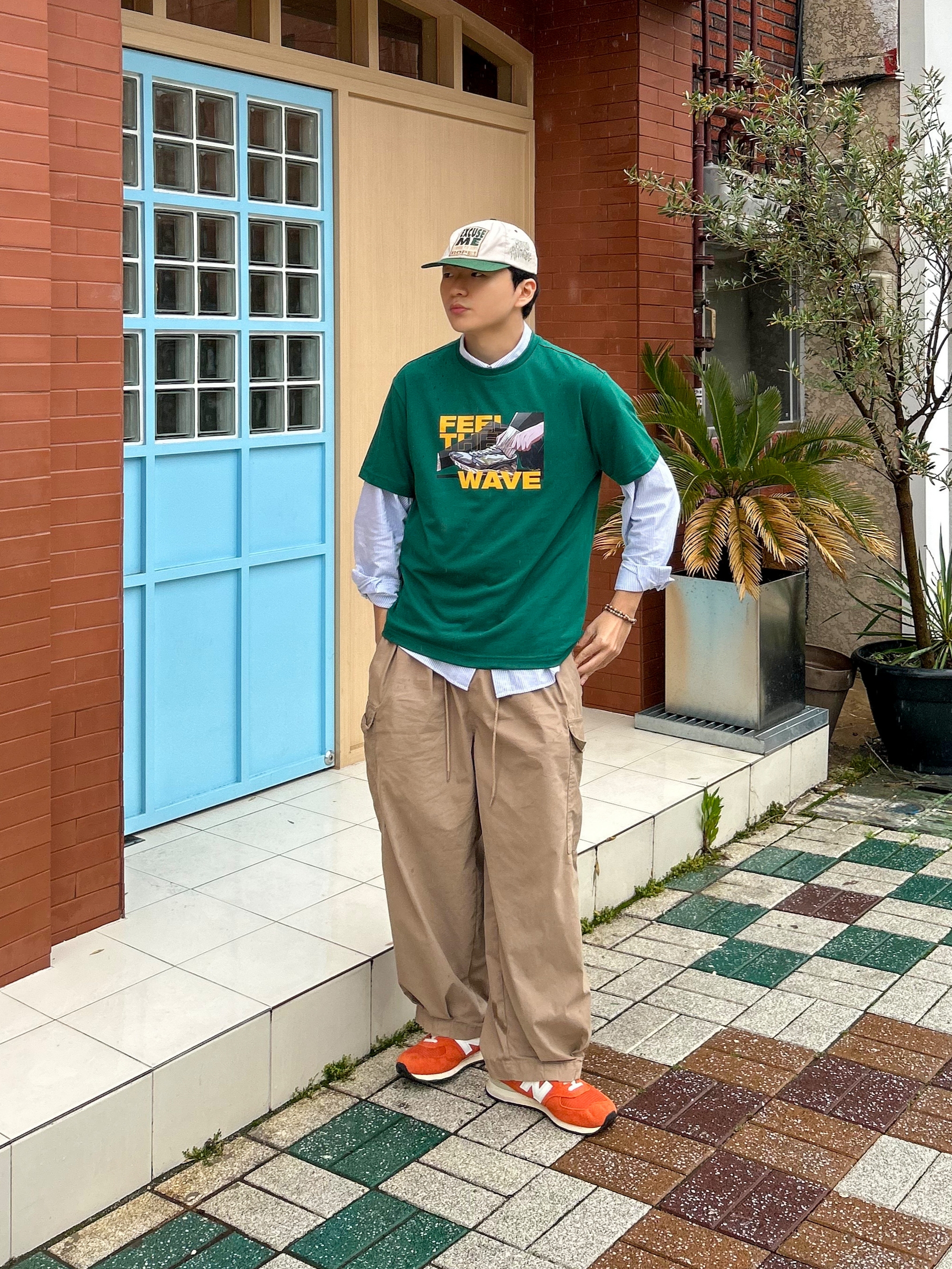 New Balance x Size? 574 College Pack Orange 착용 스타일 - 4