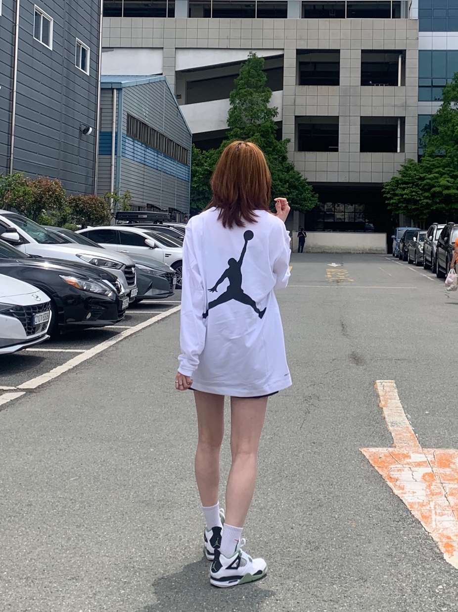 (W) Jordan 4 Retro Oil Green 착용 스타일