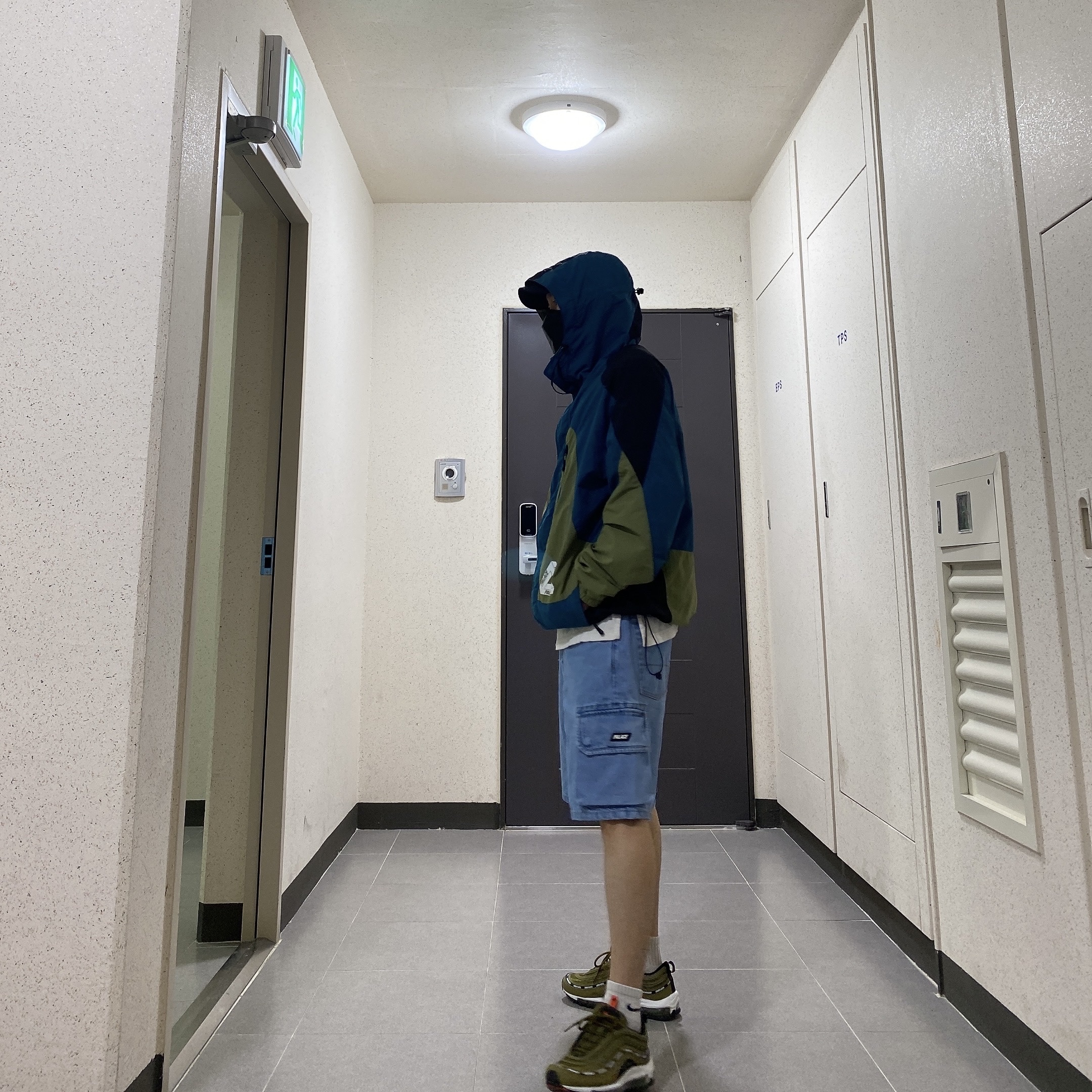 Palace Powder Jacket Black Olive Teal - 22SS, Palace Baggy Cargo Short Denim - 23SS 착용 스타일