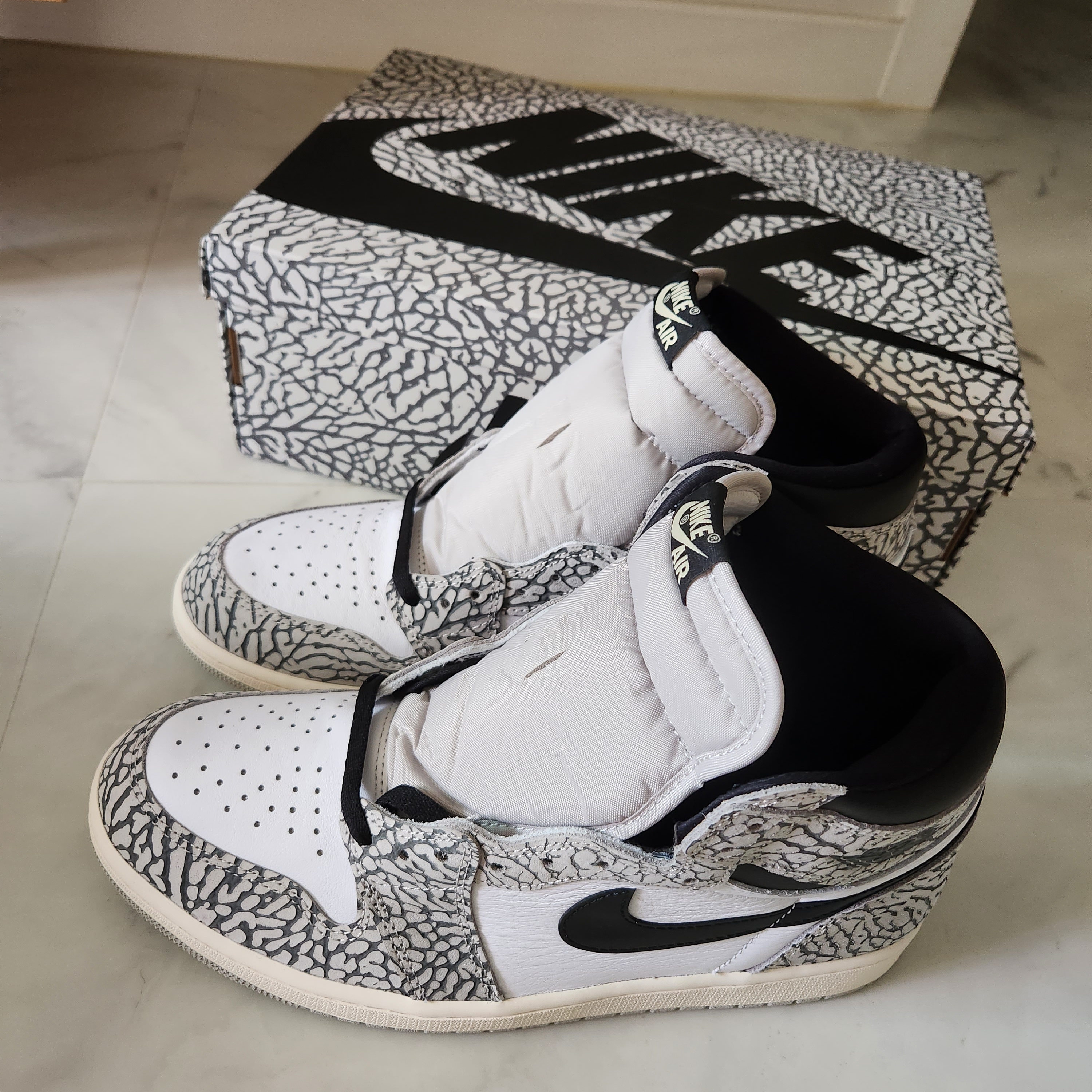 Jordan 1 Retro High OG White Cement 착용 스타일 - 2