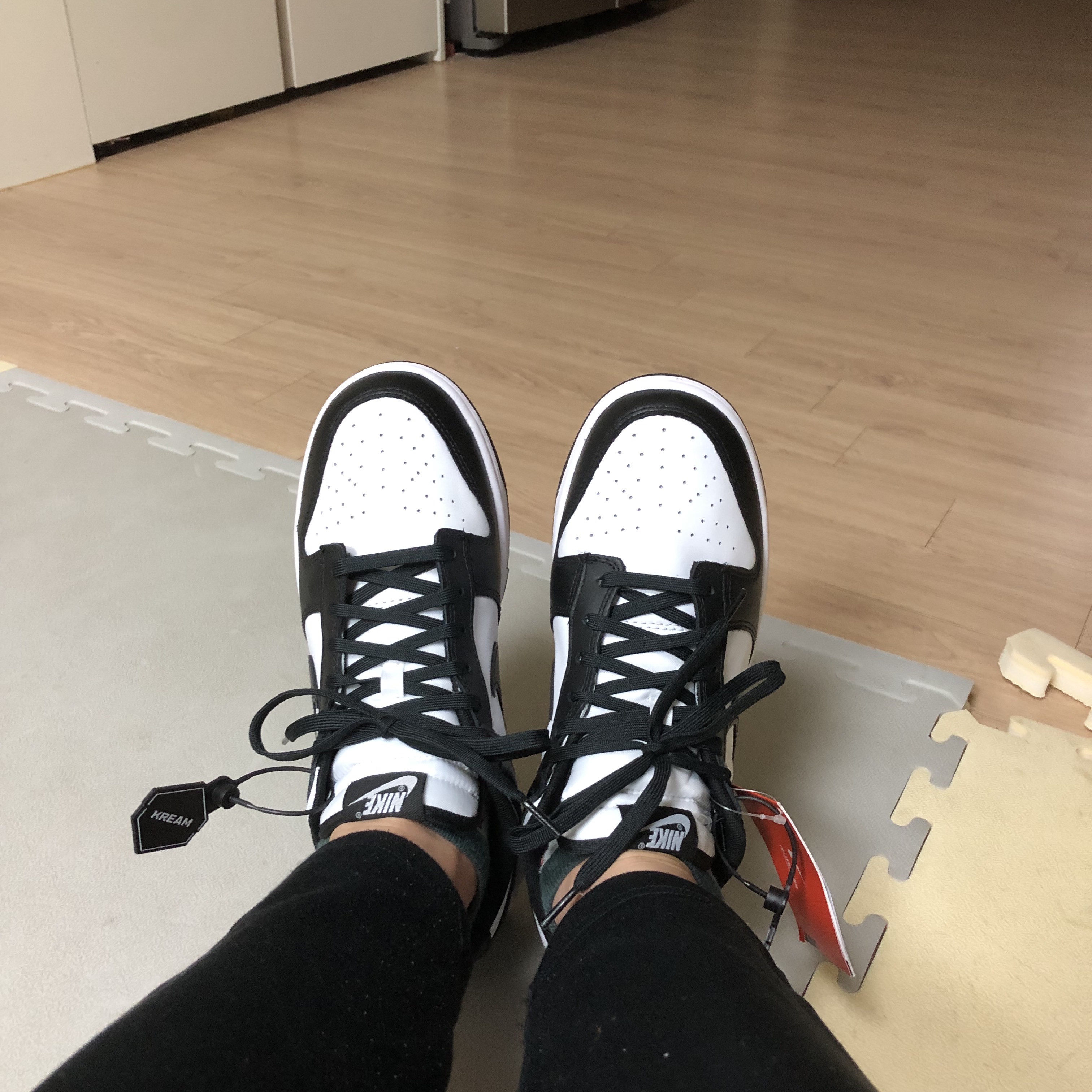Nike Dunk Low Retro Black 착용 스타일