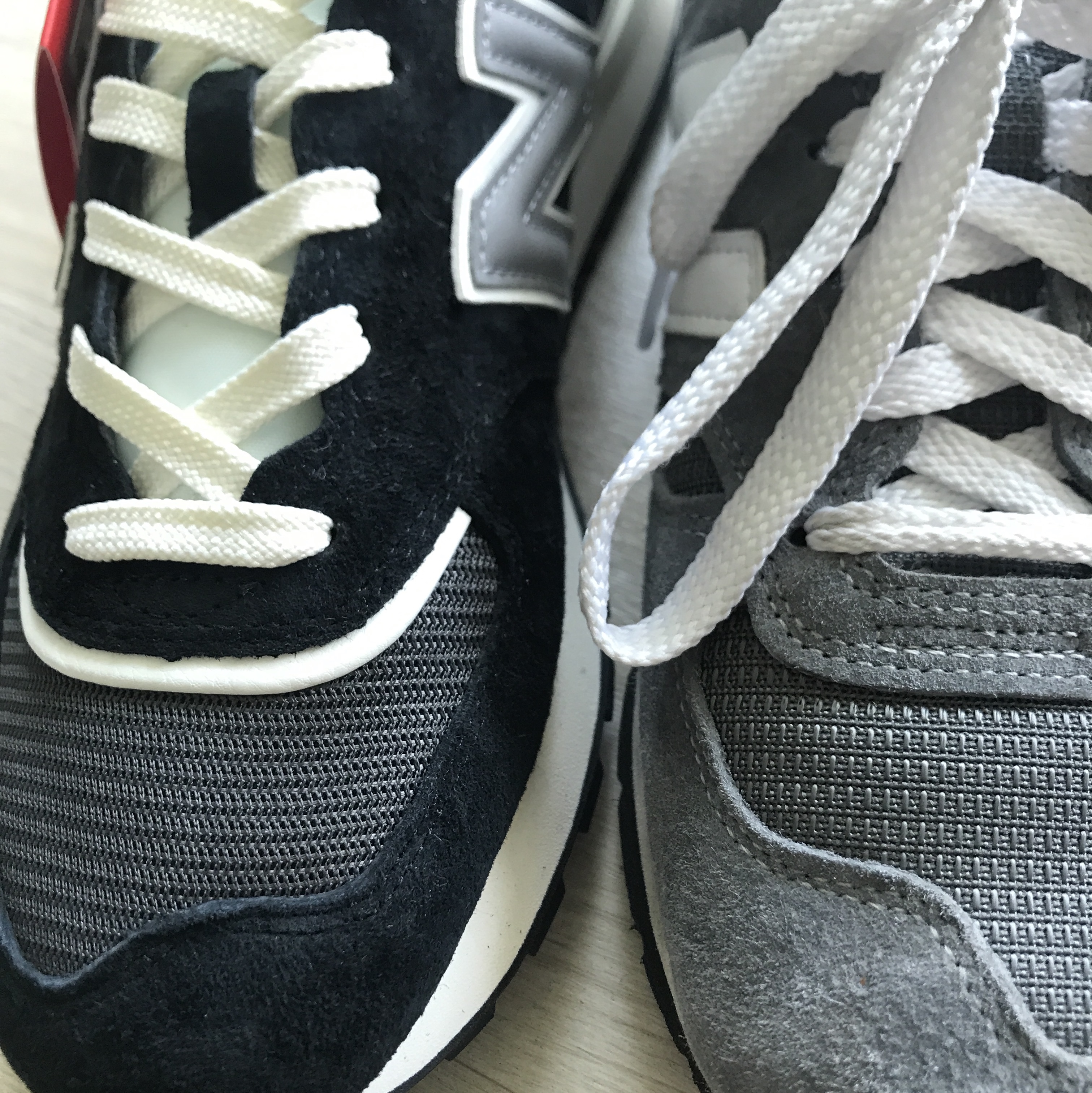 New Balance 574 Legacy Black, New Balance 990v1 Made in USA Grey White 착용 스타일 - 3