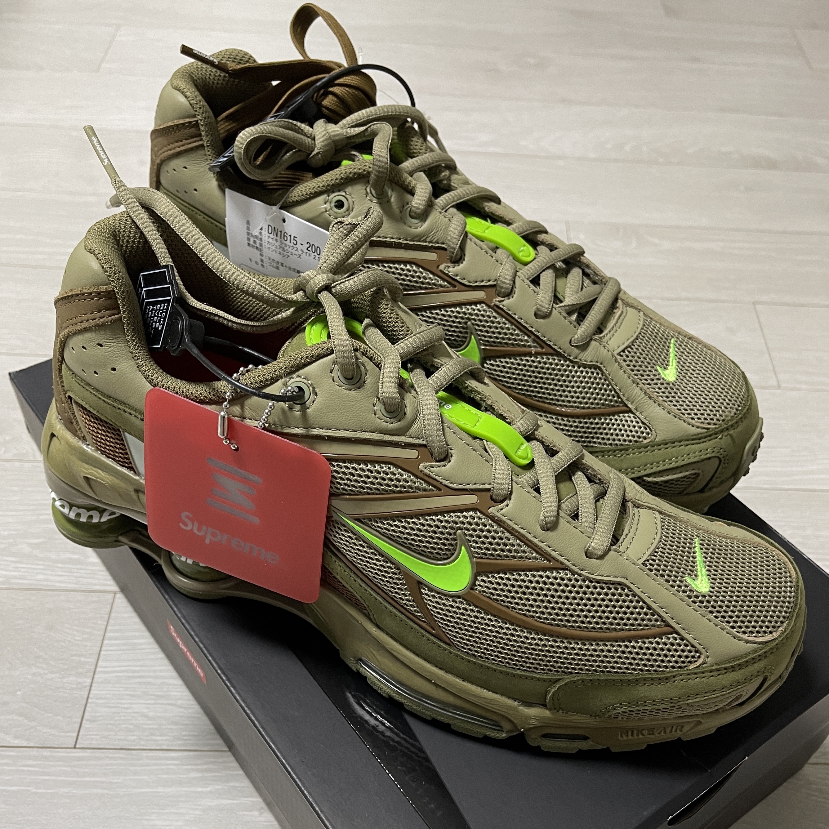 Nike x Supreme Shox Ride 2 SP Neutral Olive 착용 스타일