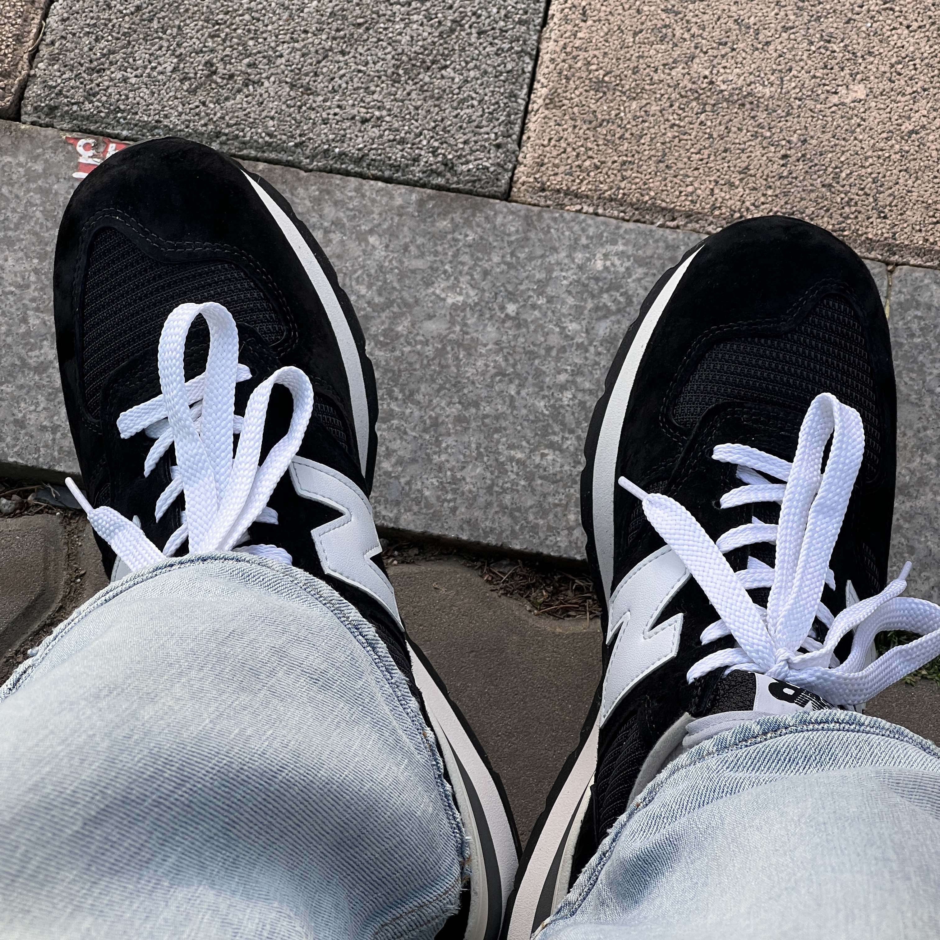 New Balance 990v1 Made in USA Black 착용 스타일 - 2