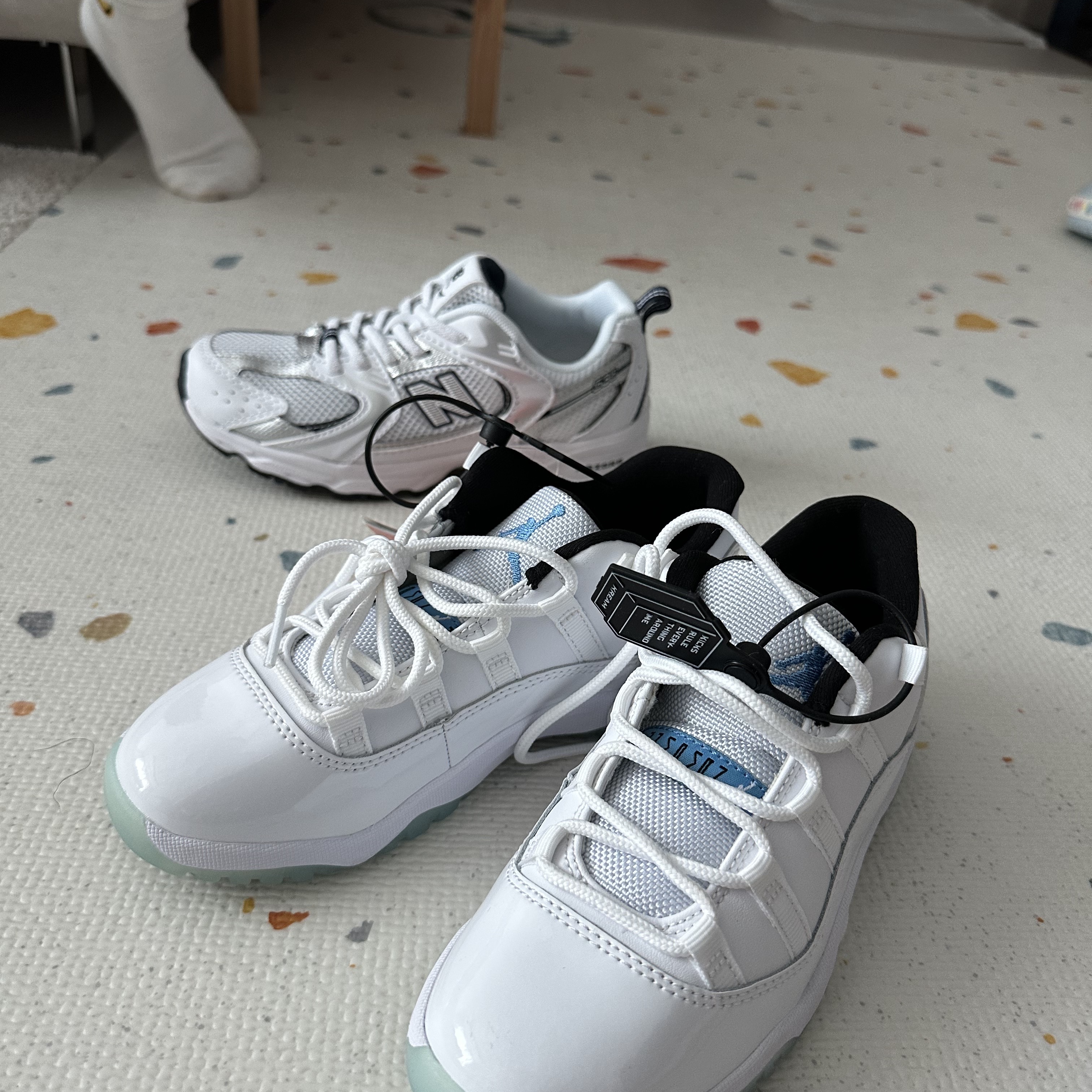 (PS) Jordan 11 Retro Low Legend Blue 착용 스타일 - 1