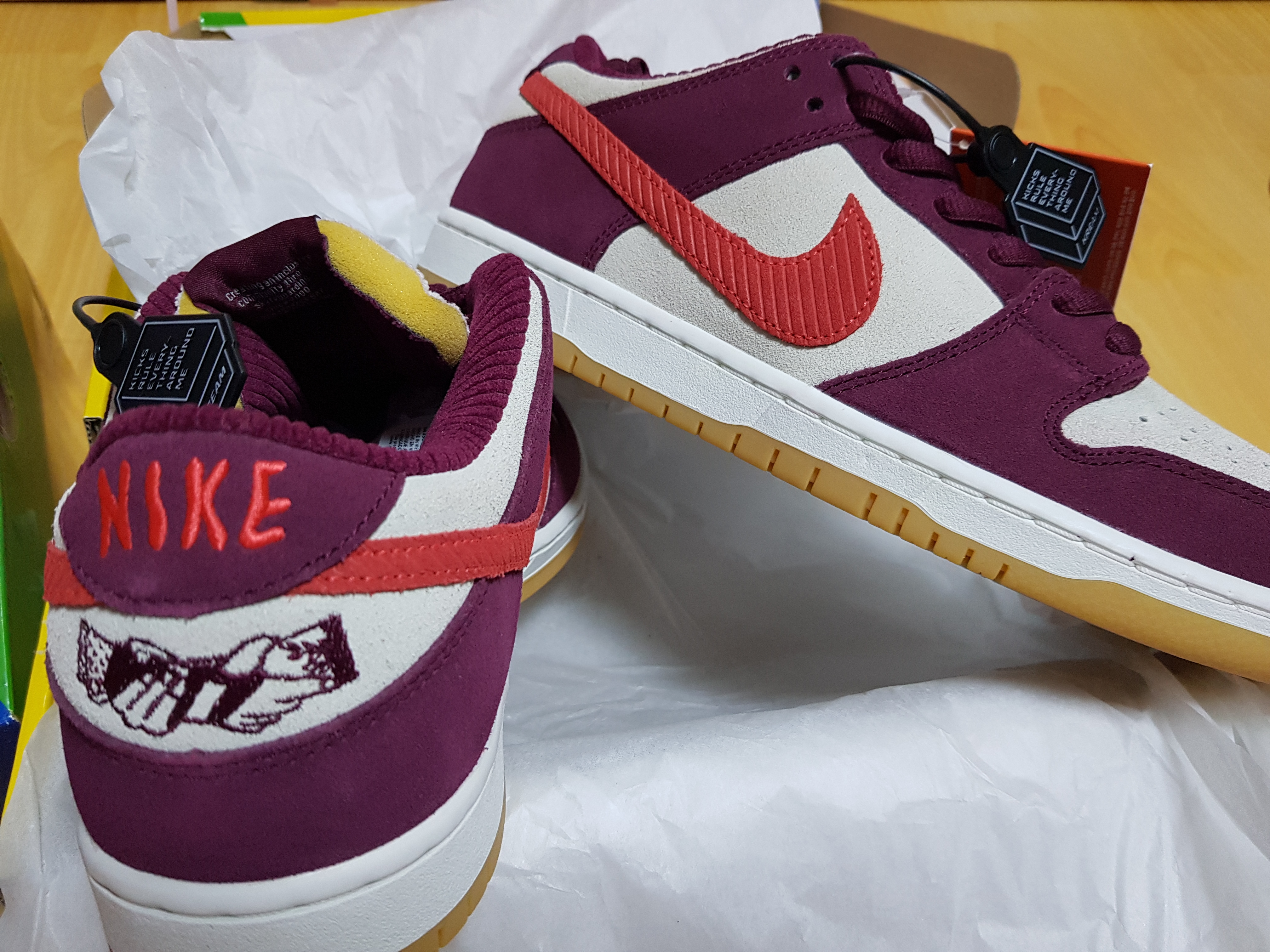 Nike x Skate Like a Girl SB Dunk Low QS Barely Rose 착용 스타일 - 1