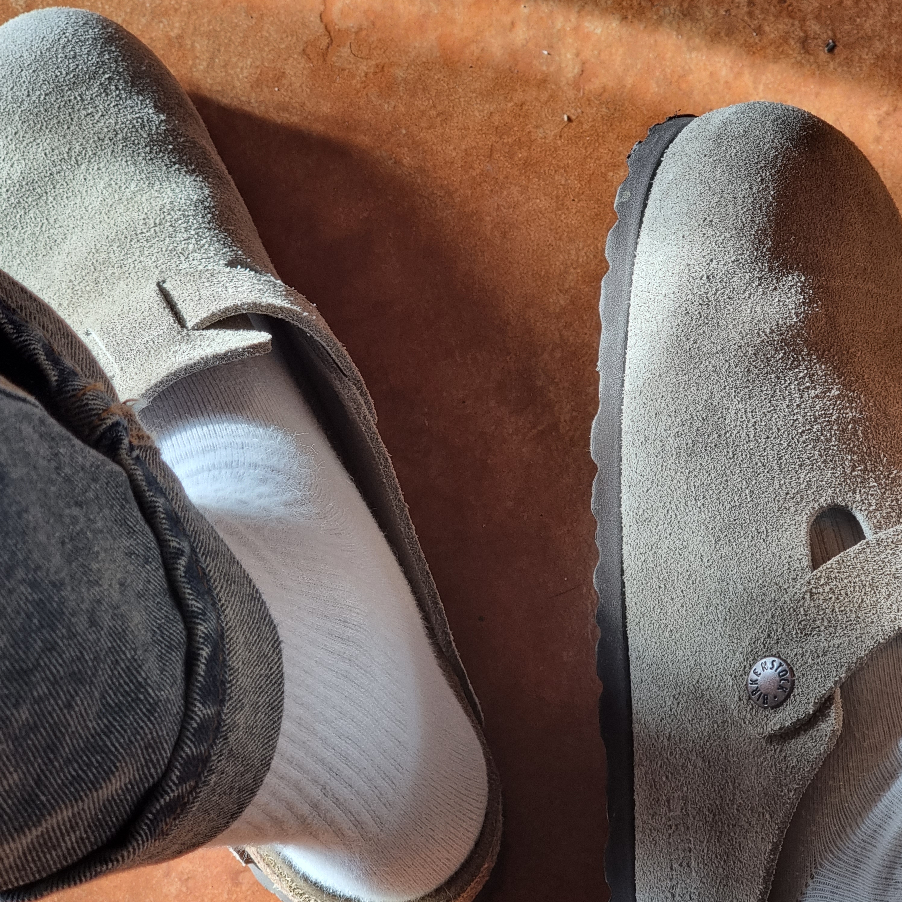 Birkenstock Boston Soft Footbed Taupe - Regular 착용 스타일