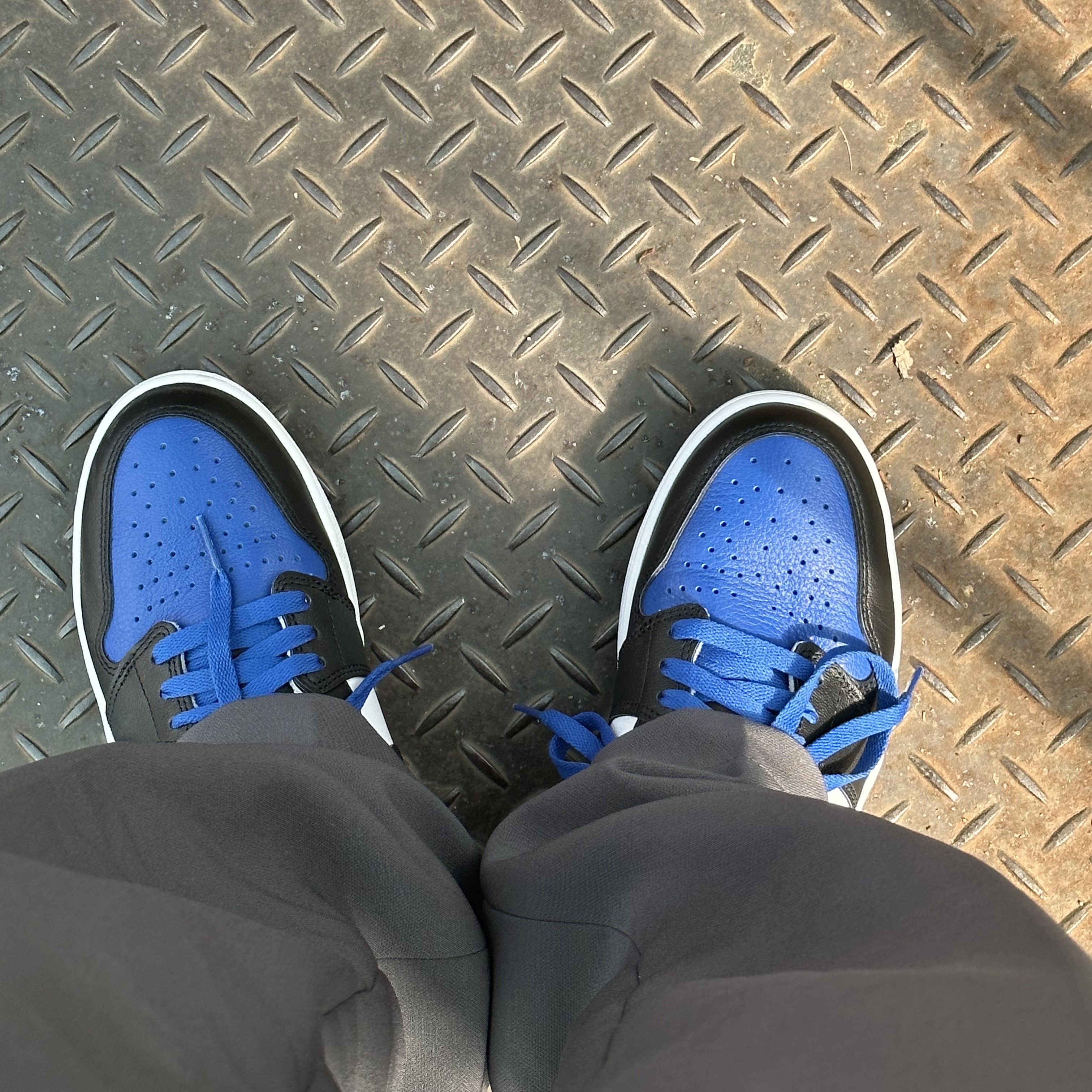 Jordan 1 Retro High OG Royal Toe 착용 스타일