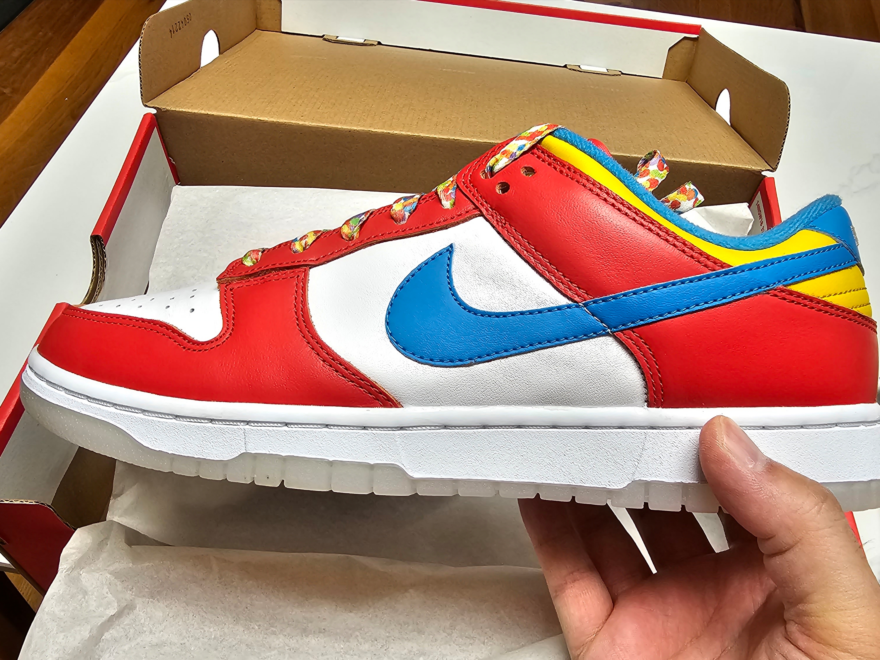 Nike x LeBron James x Fruity Pebbles Dunk Low QS Habanero Red 착용 스타일