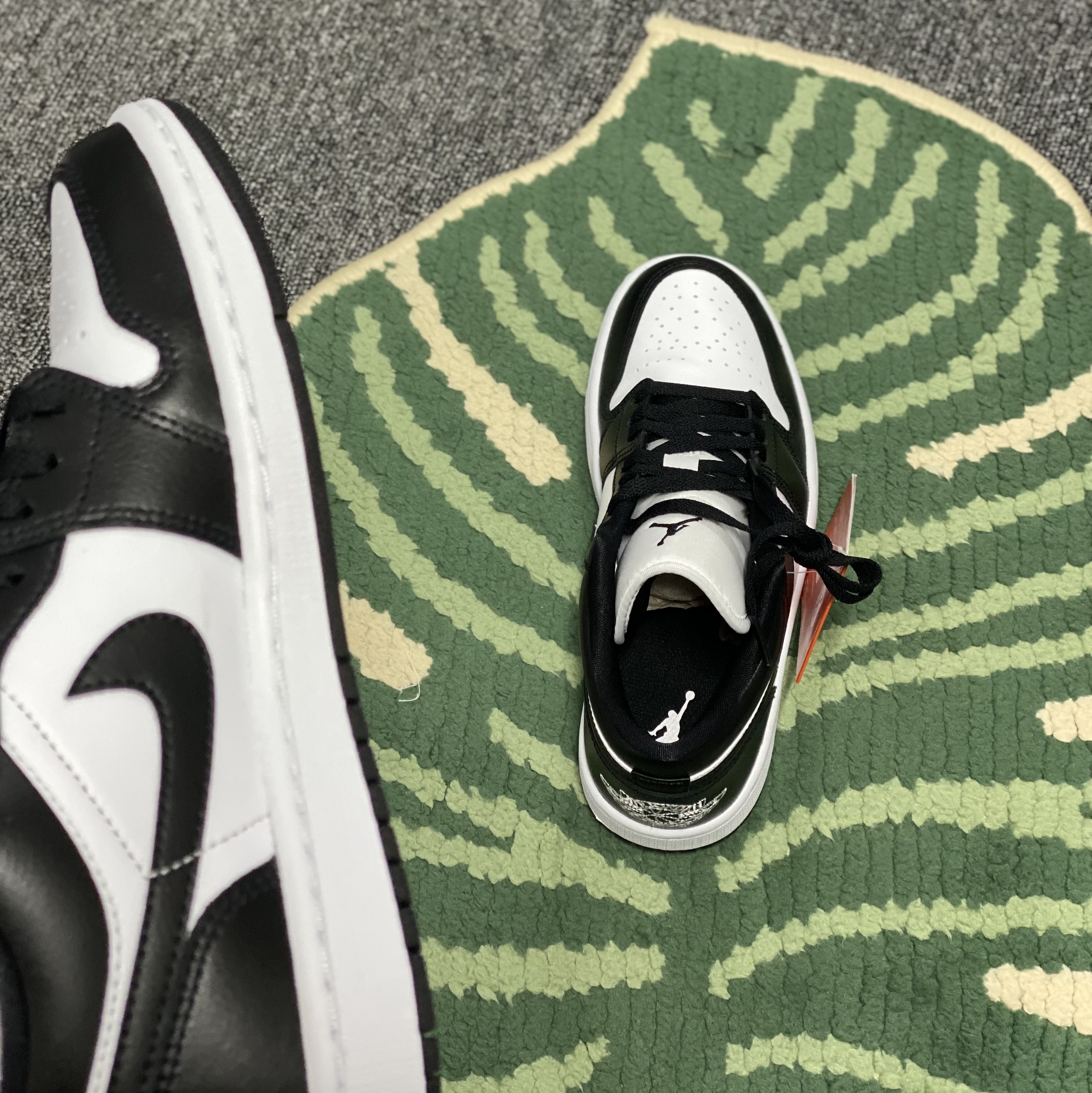 (W) Jordan 1 Low Black and White 착용 스타일 - 1