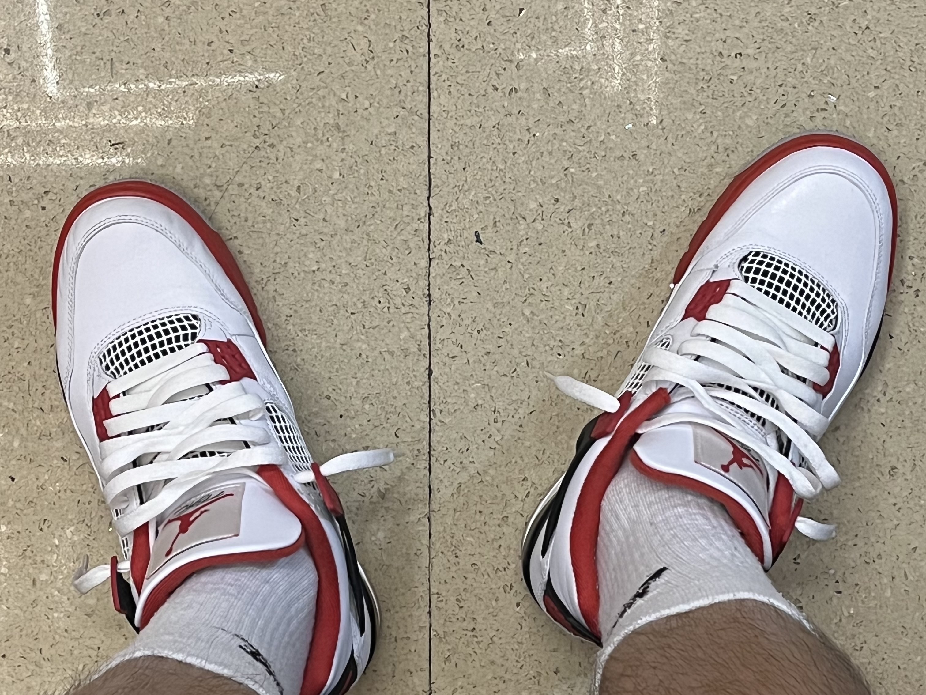 Jordan 4 Retro OG Fire Red 2020 착용 스타일