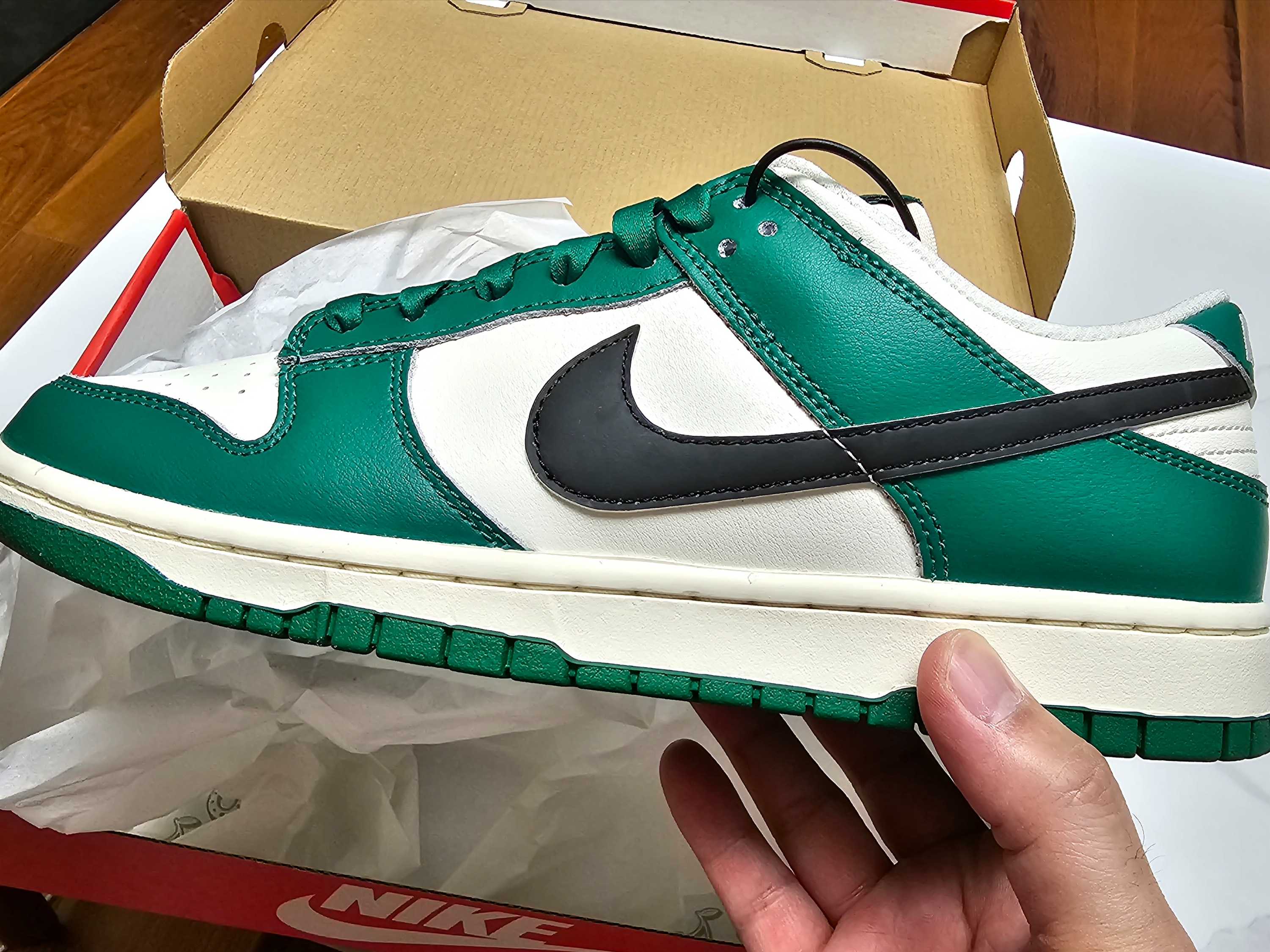 Nike Dunk Low Retro SE Jackpot Malachite 착용 스타일