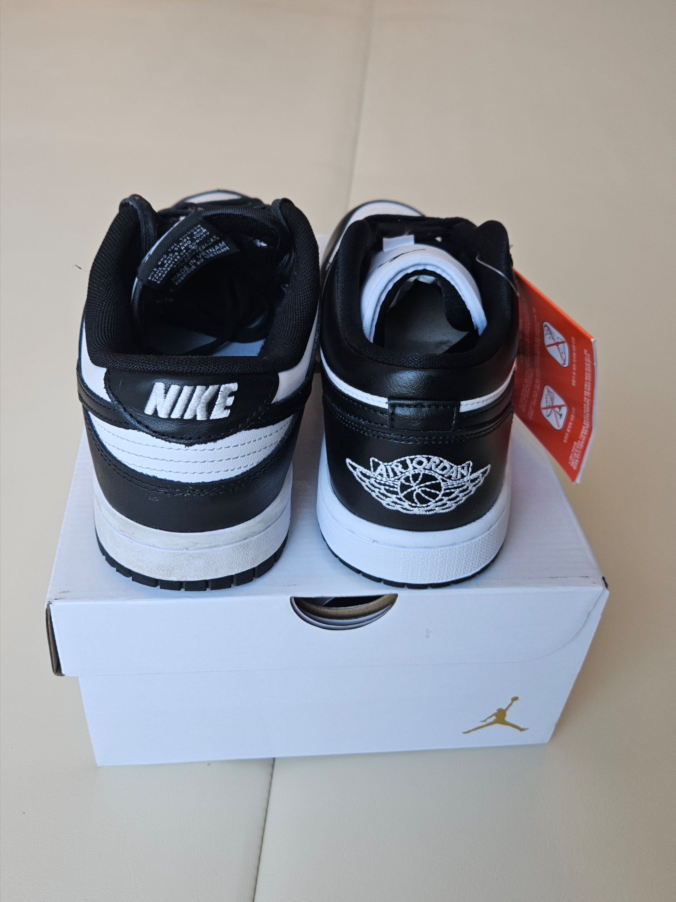 (W) Jordan 1 Low Black and White, (W) Nike Dunk Low Black 착용 스타일 - 3
