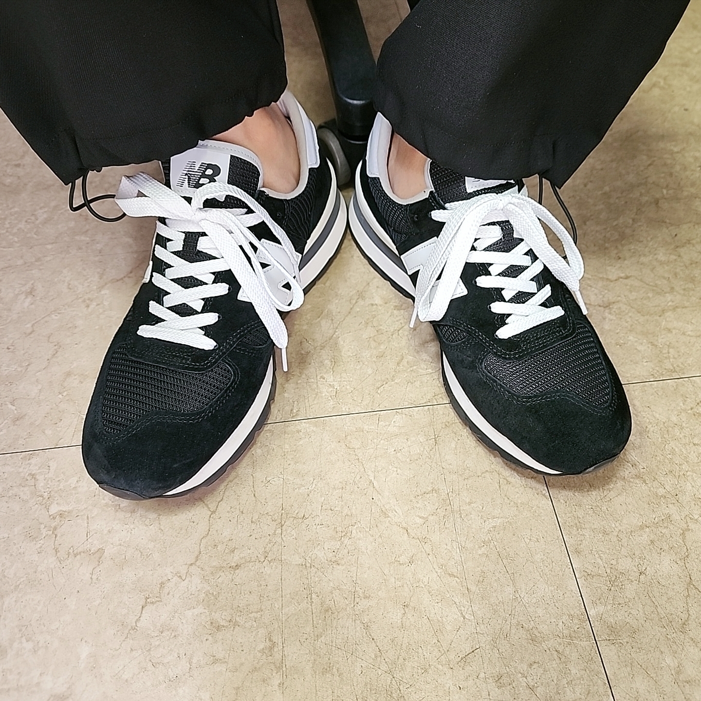 New Balance 990v1 Made in USA Black 착용 스타일