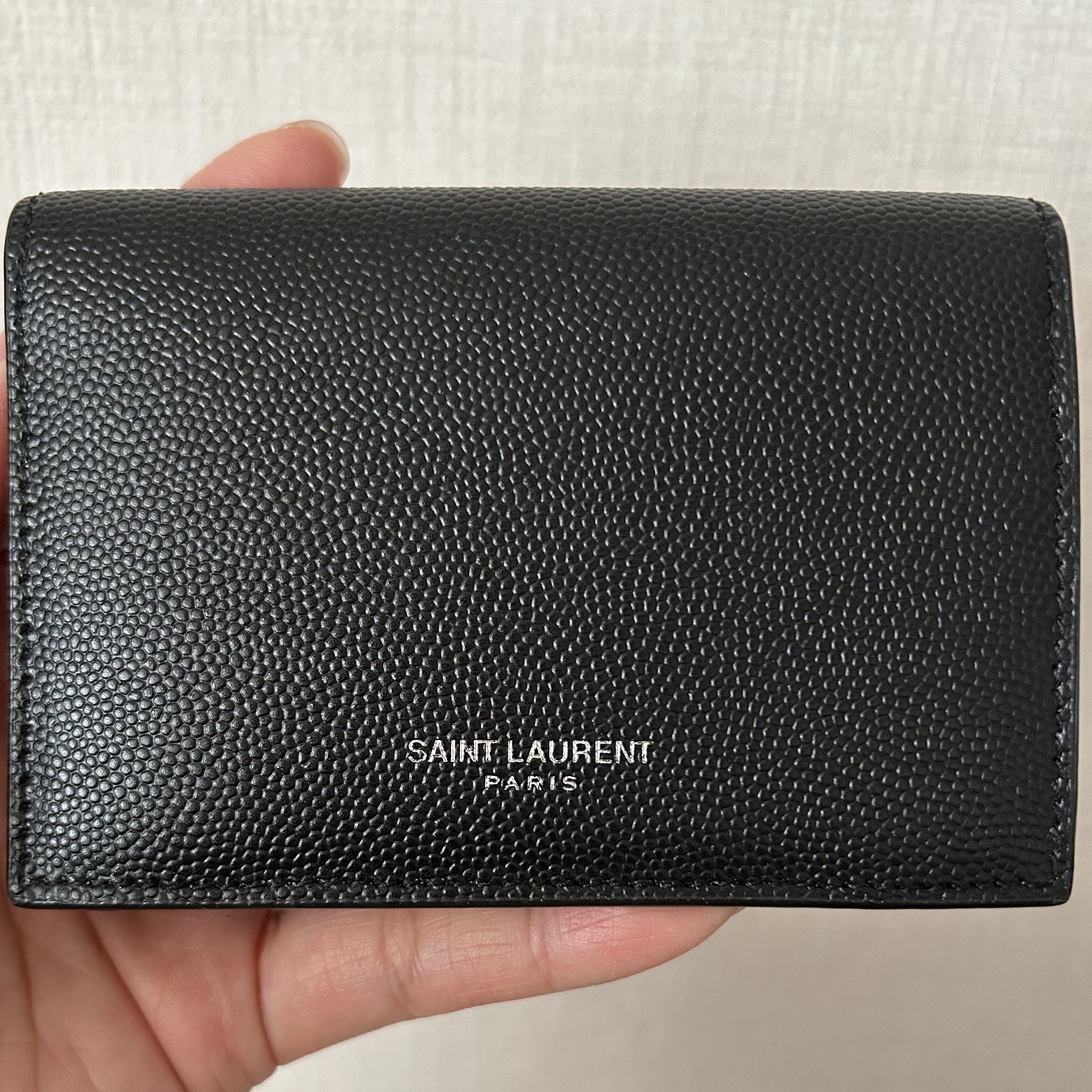 Saint Laurent Business Card Holder with Flap in Grain De Poudre Embossed Leather Black 착용 스타일