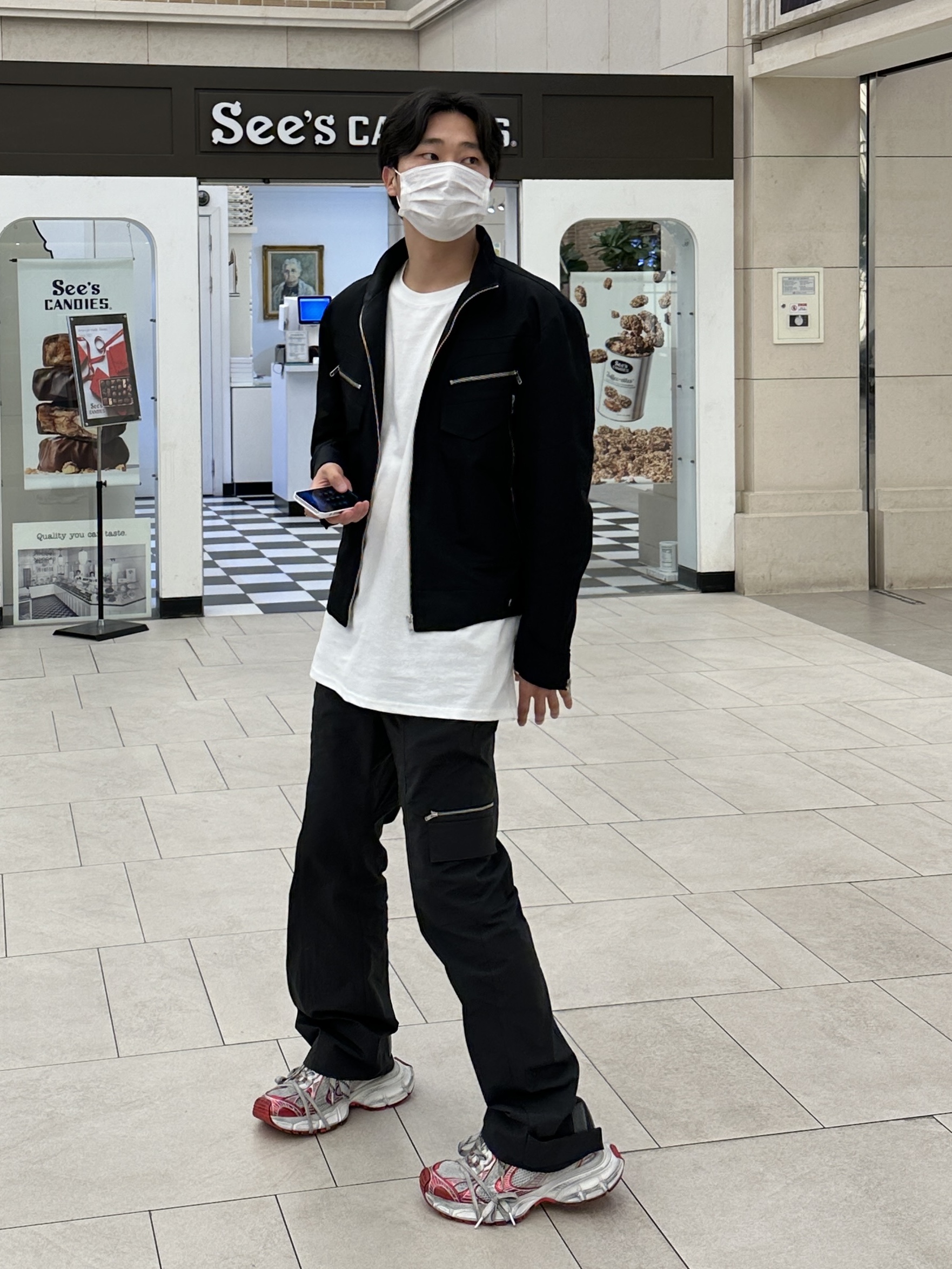 Balenciaga 3XL Sneakers White Red 착용 스타일