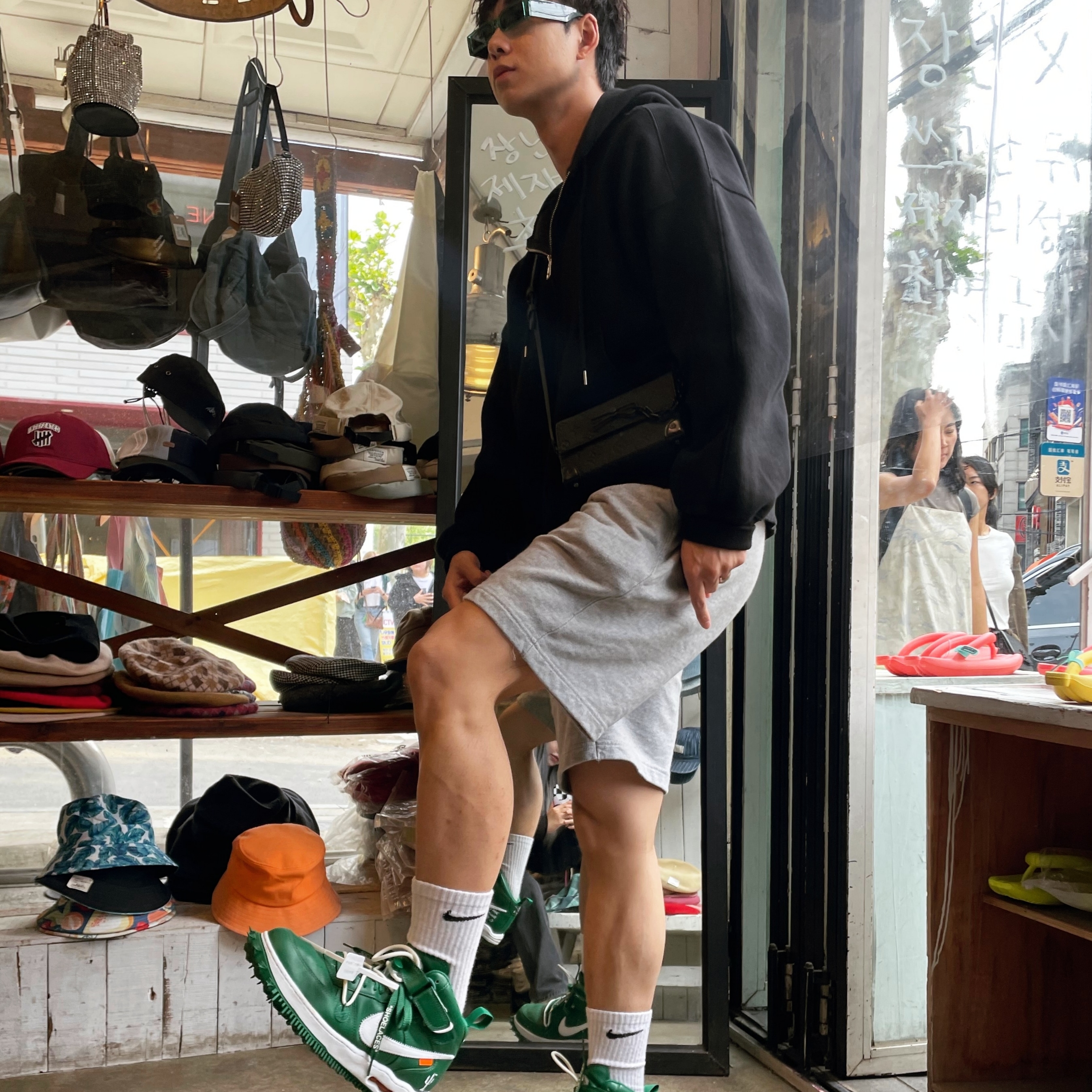 Nike x Off-White Air Force 1 Mid SP Leather Pine Green 착용 스타일