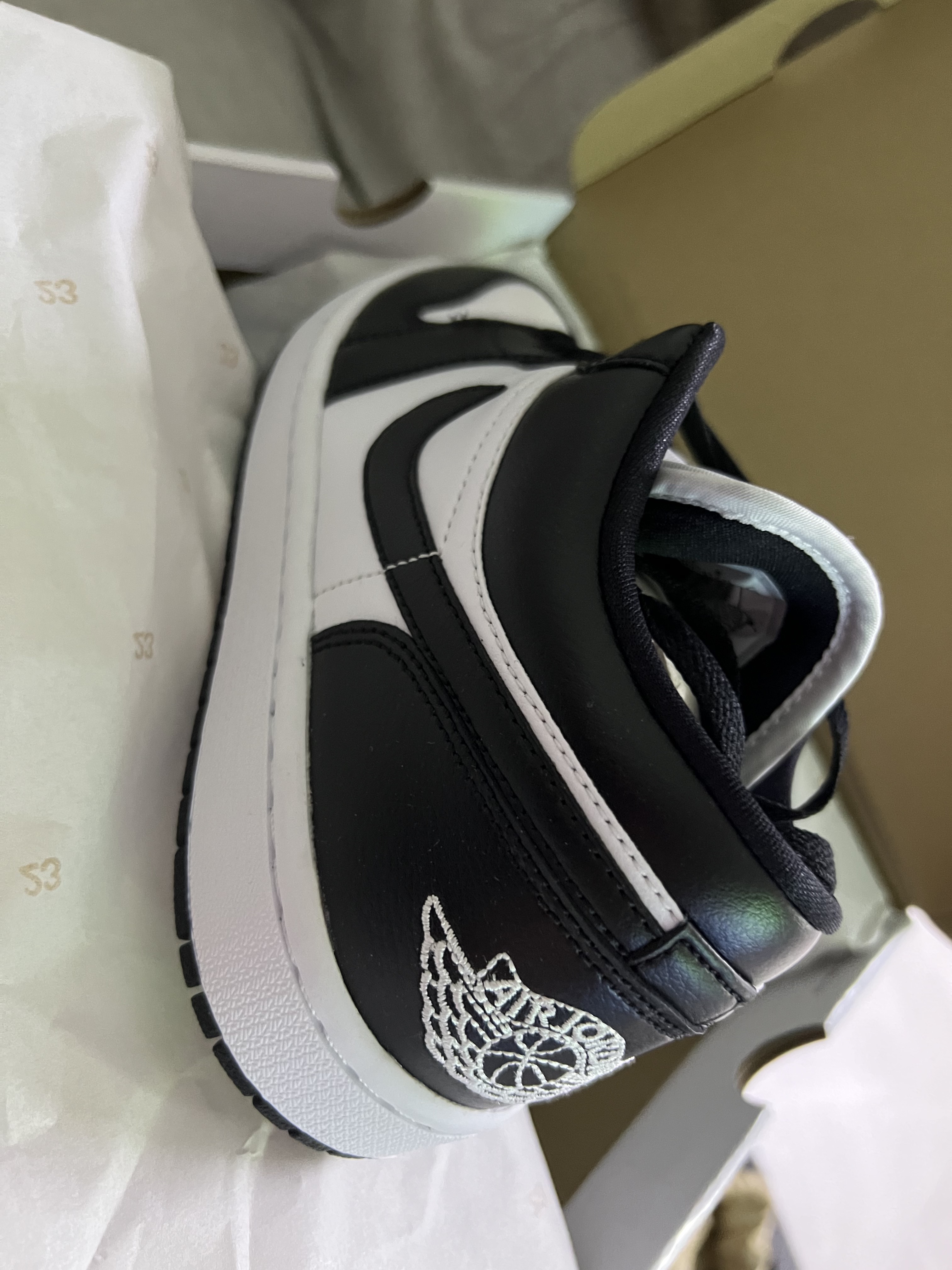 (W) Jordan 1 Low Black and White 착용 스타일
