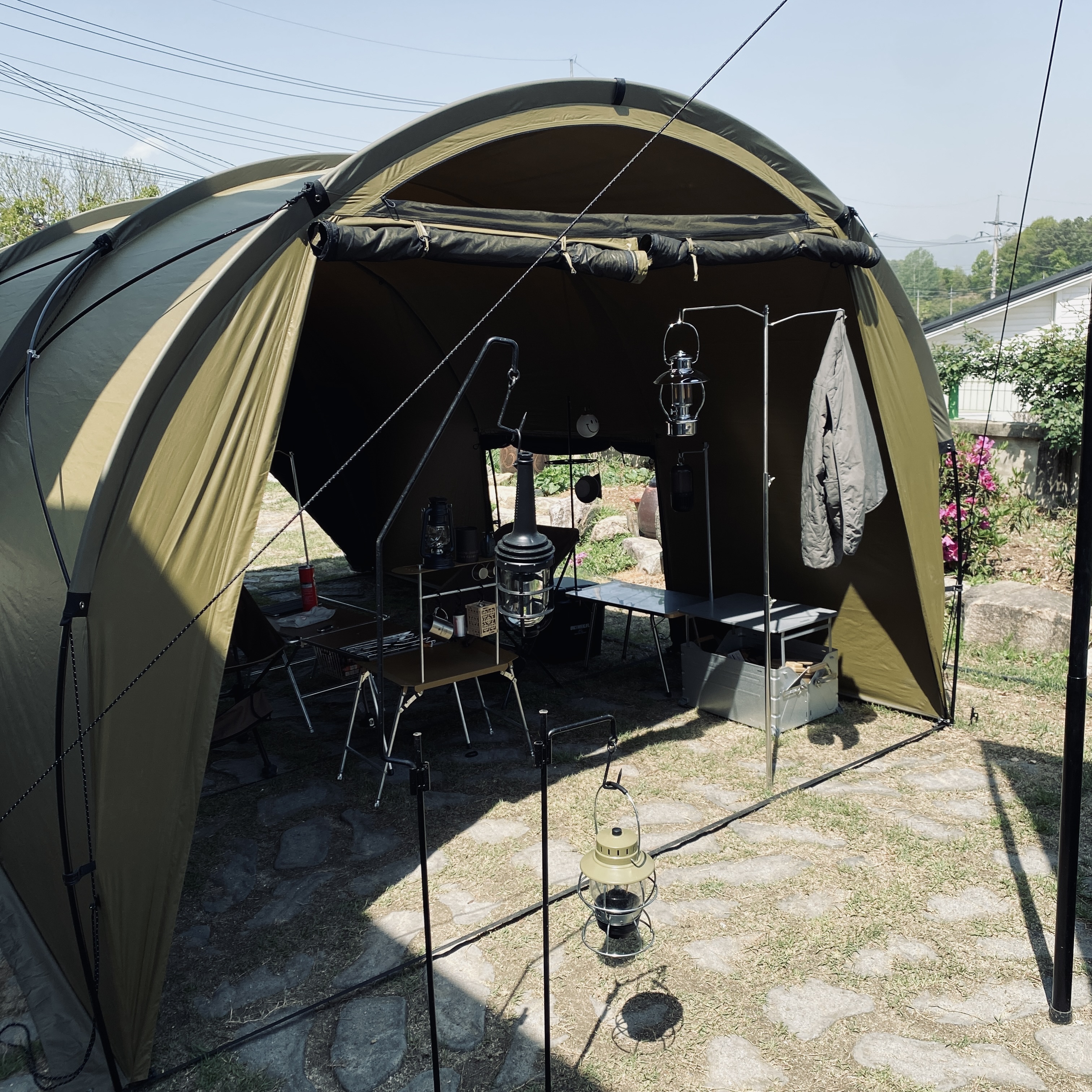 Helinox Tactical Field Tunnel 4.35 Coyote Tan 착용 스타일