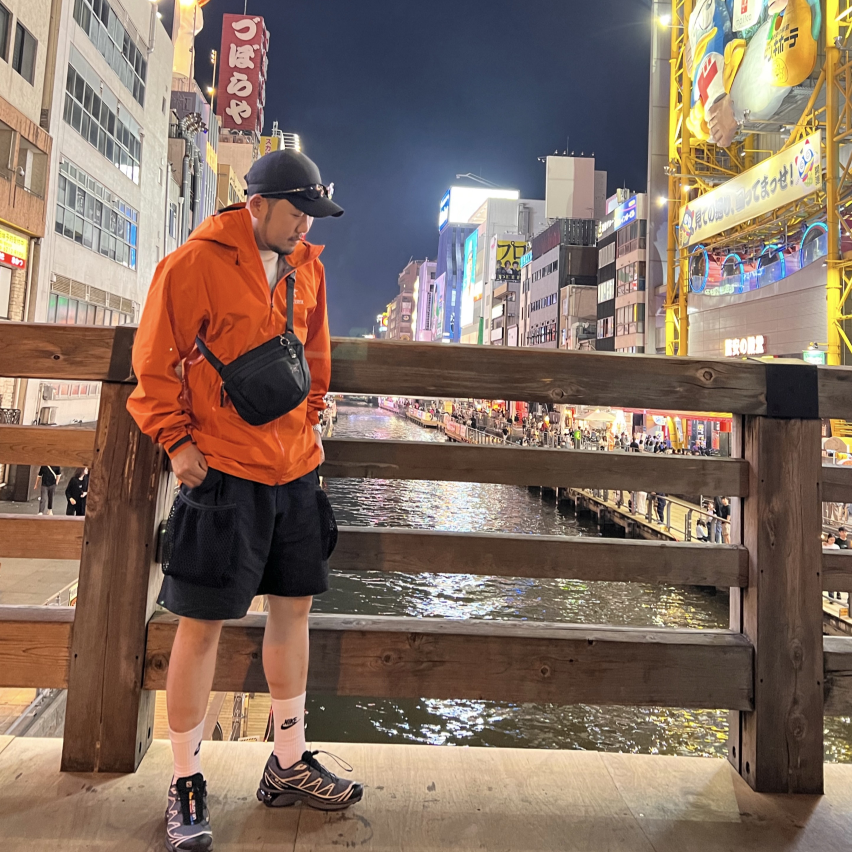 Arc'teryx Keyring Metal, Arc'teryx Mantis 2 Waistpack Black 착용 스타일