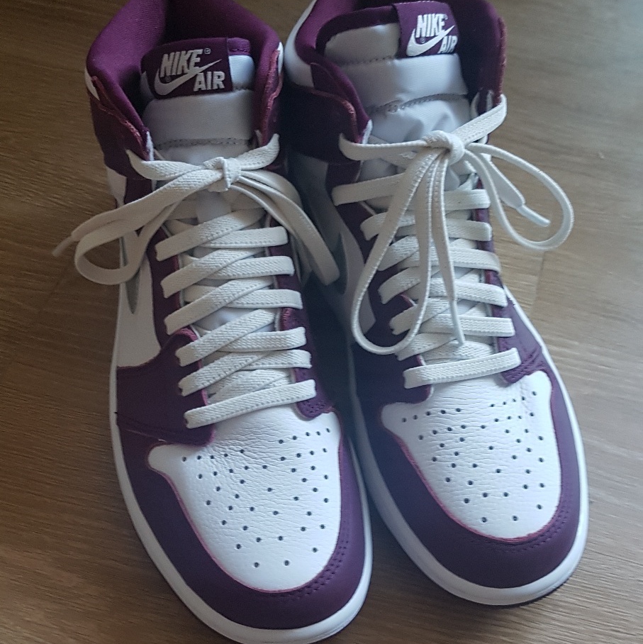 Jordan 1 Retro High OG Bordeaux 착용 스타일