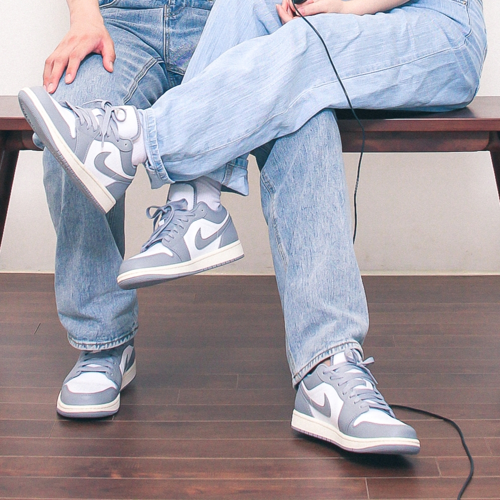 Jordan 1 Low Stealth and White 착용 스타일