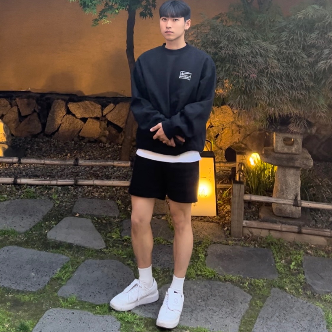 Nike x Stussy NRG Washed Fleece Crewneck Black (DO5310-010), Nike x Peaceminusone Kwondo1 White 착용 스타일