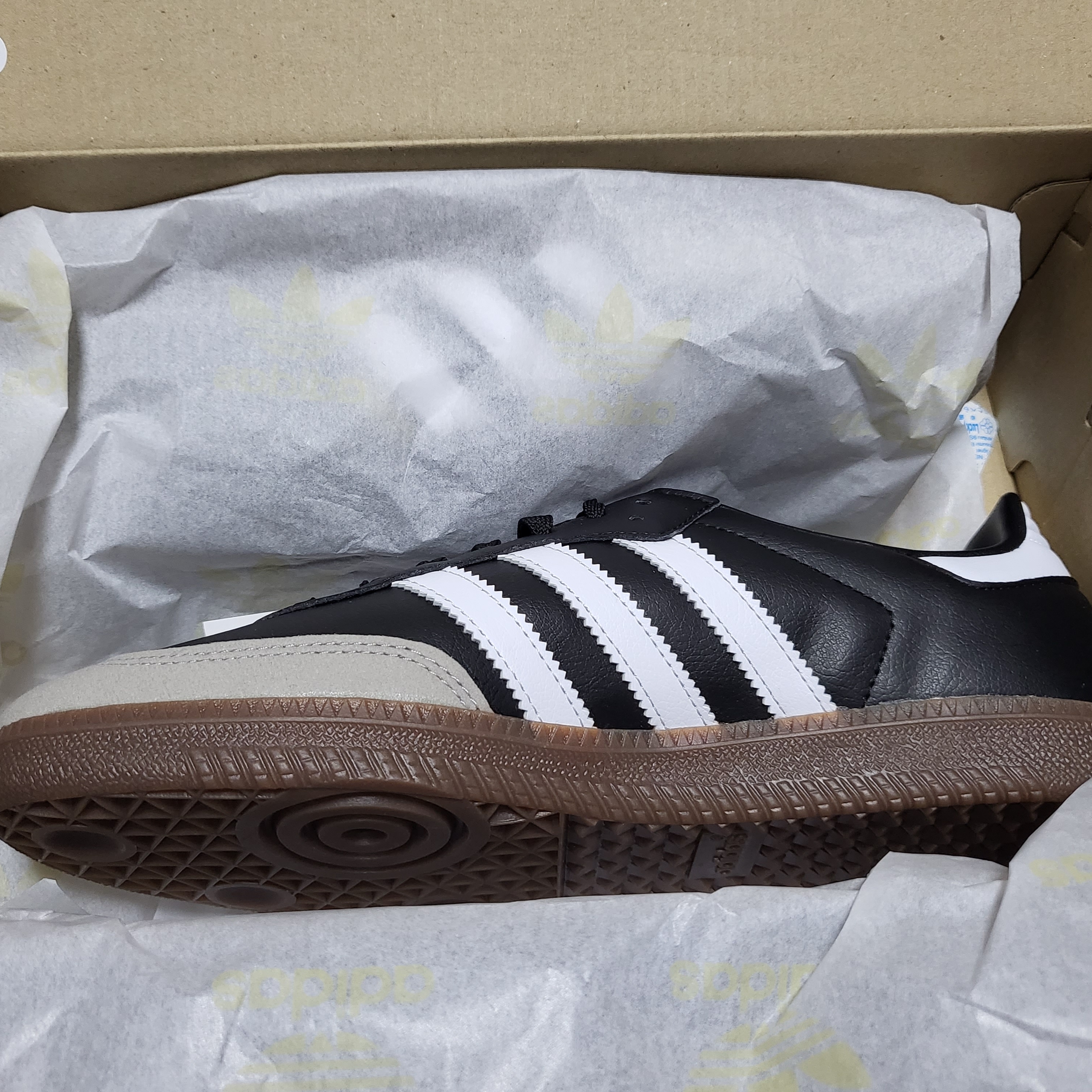 Adidas Samba Vegan Black White 착용 스타일