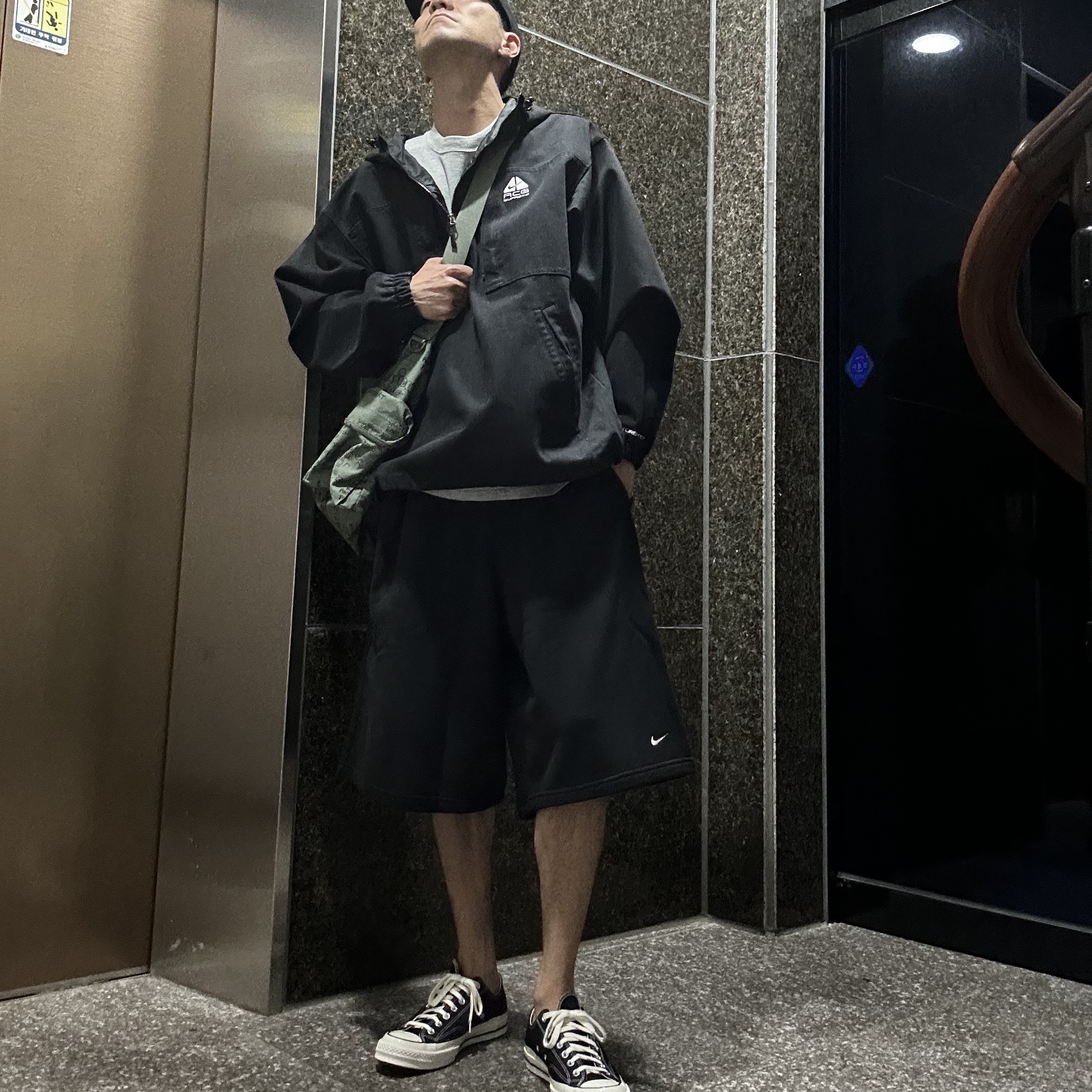 Supreme Field Messenger Bag Olive Gonz - 23SS, Supreme x Nike ACG Denim Pullover Black - 22FW 착용 스타일
