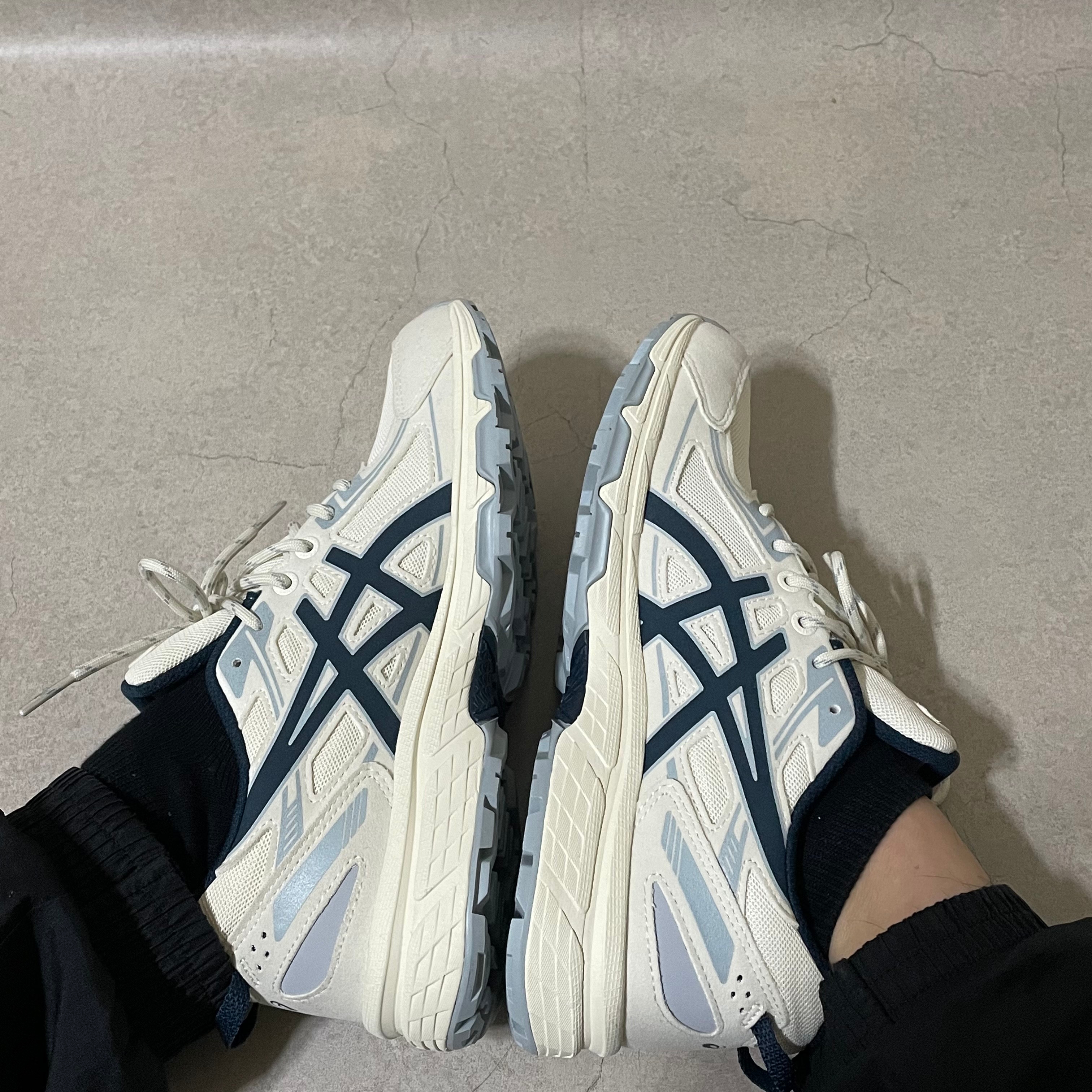 Asics Gel-Venture 6 SPS Birch French Blue 착용 스타일 - 3