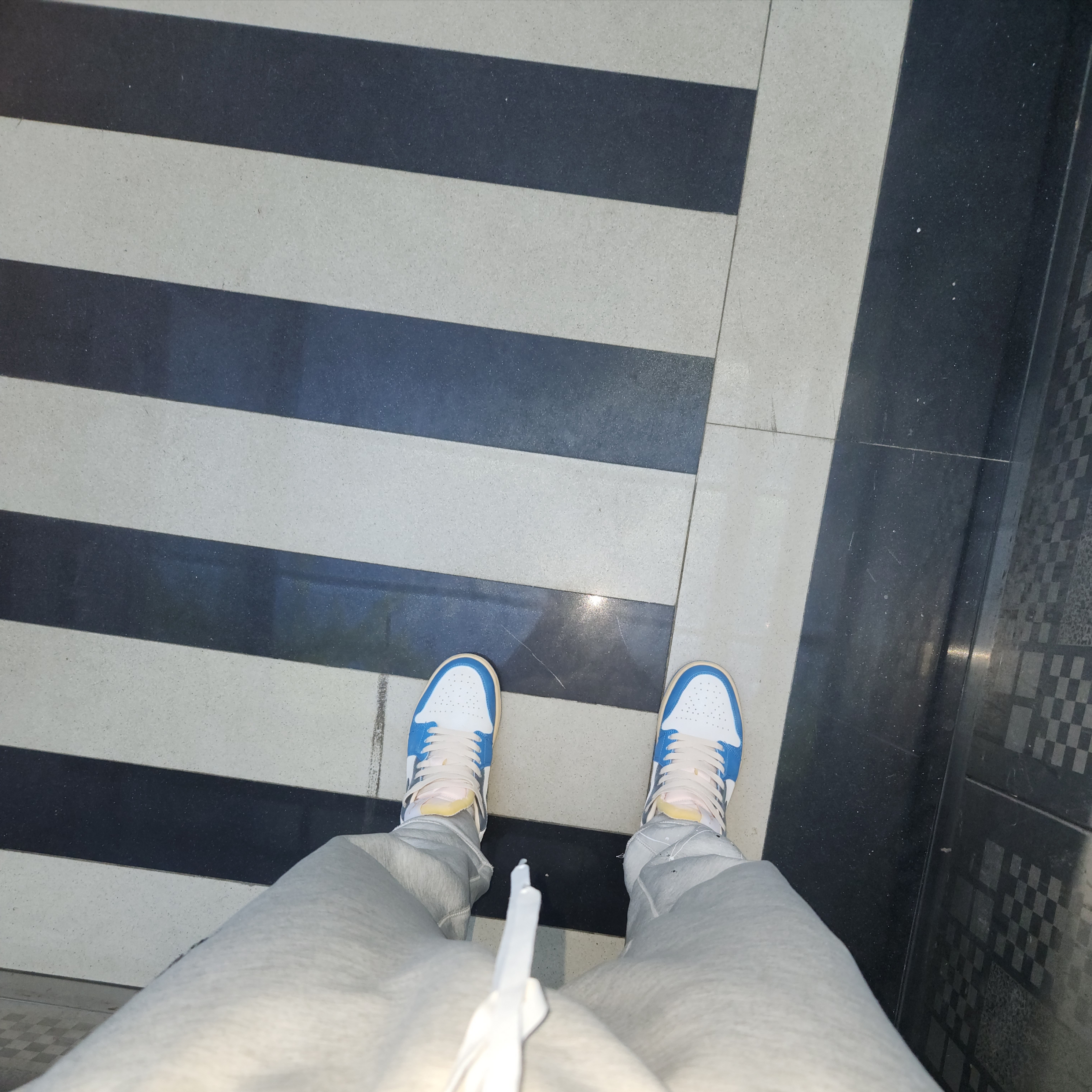 Jordan 1 Low SE Tokyo 96 착용 스타일
