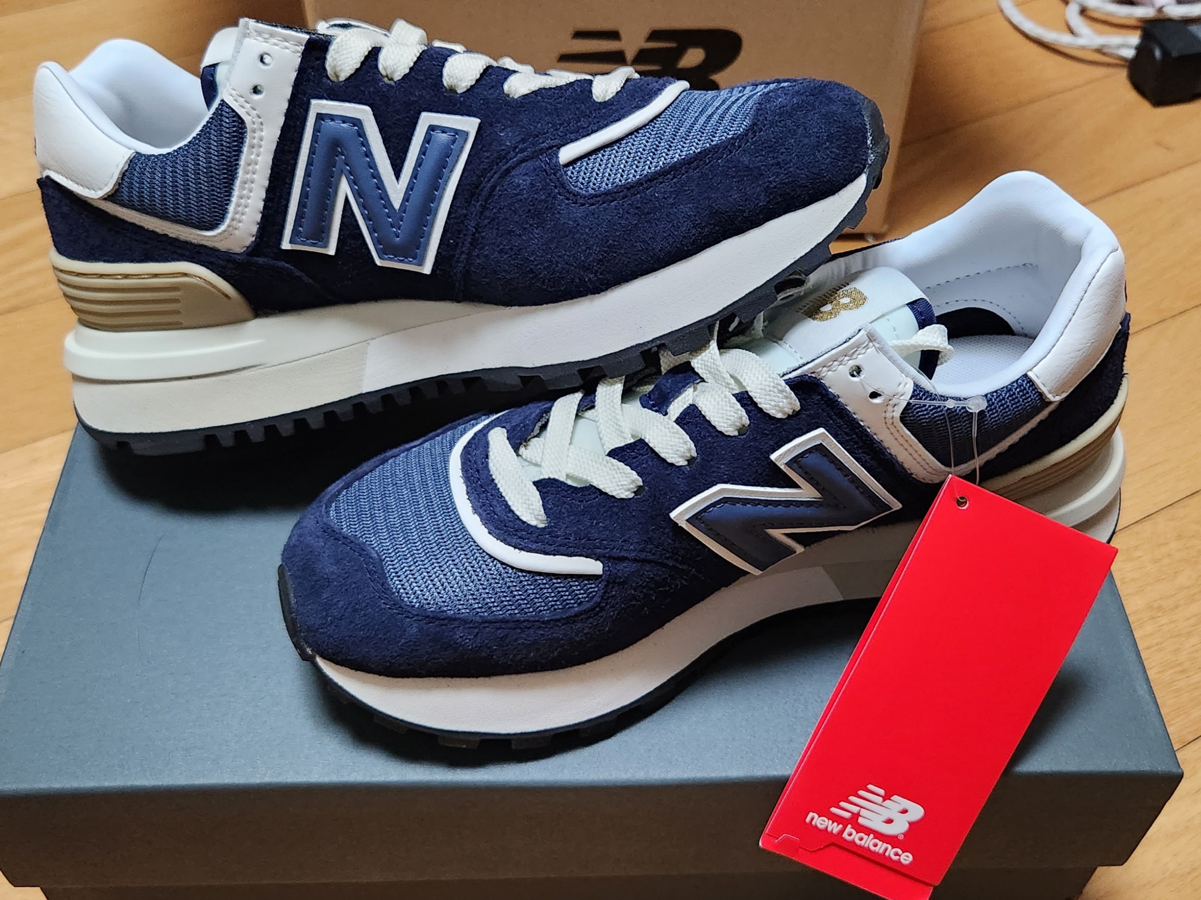 New Balance 574 Legacy Navy 착용 스타일