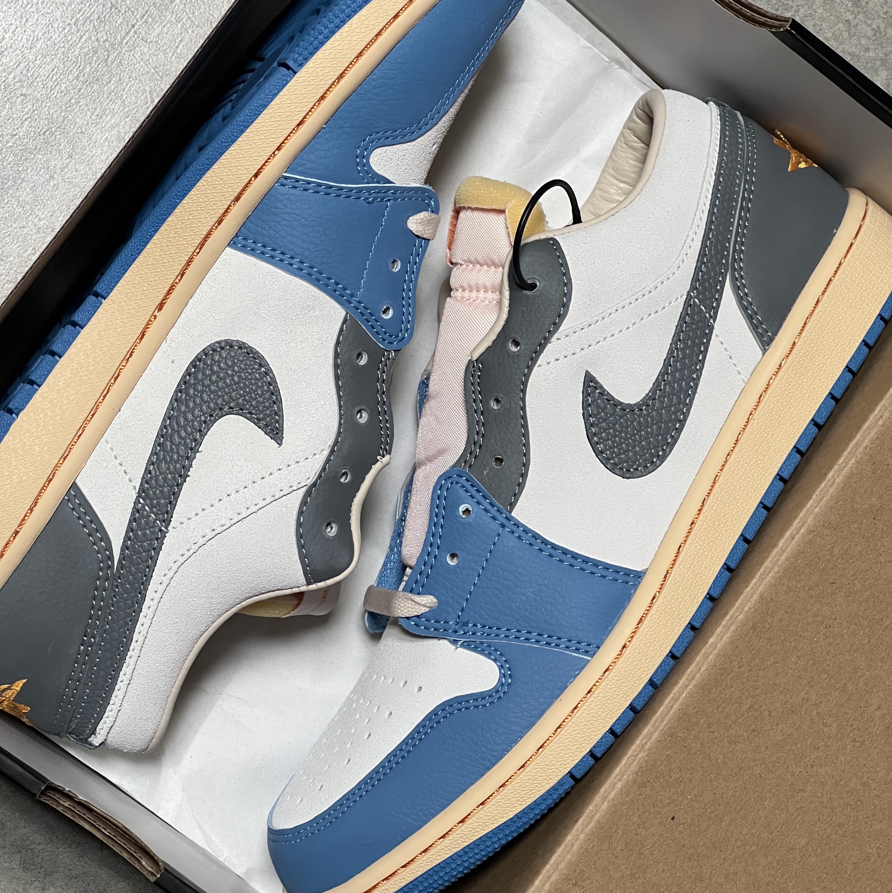 Jordan 1 Low SE Tokyo 96 착용 스타일