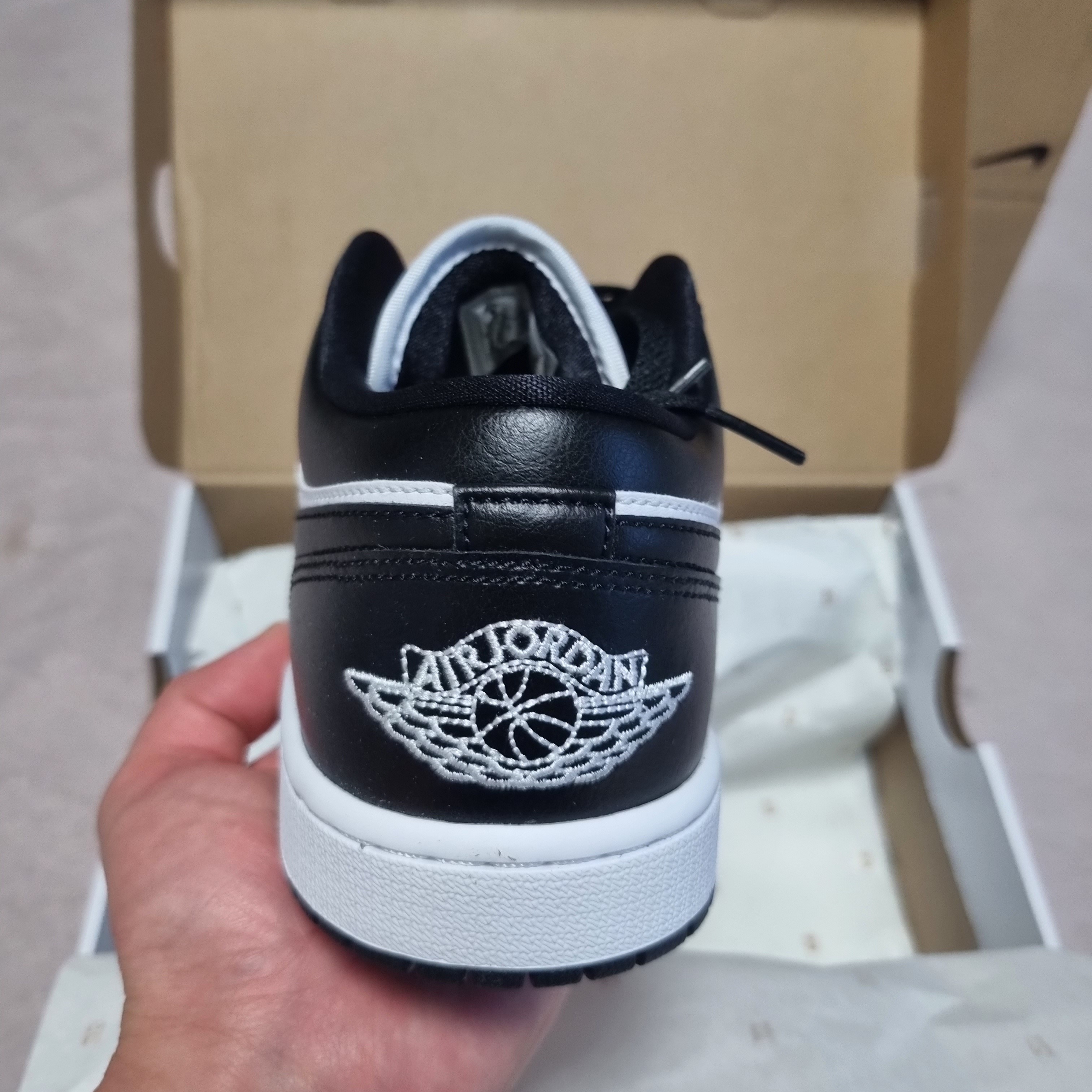 (W) Jordan 1 Low Black and White 착용 스타일 - 3