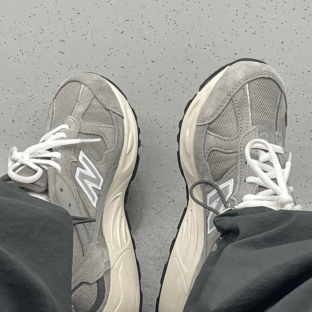 New Balance 878 Gray 착용 스타일