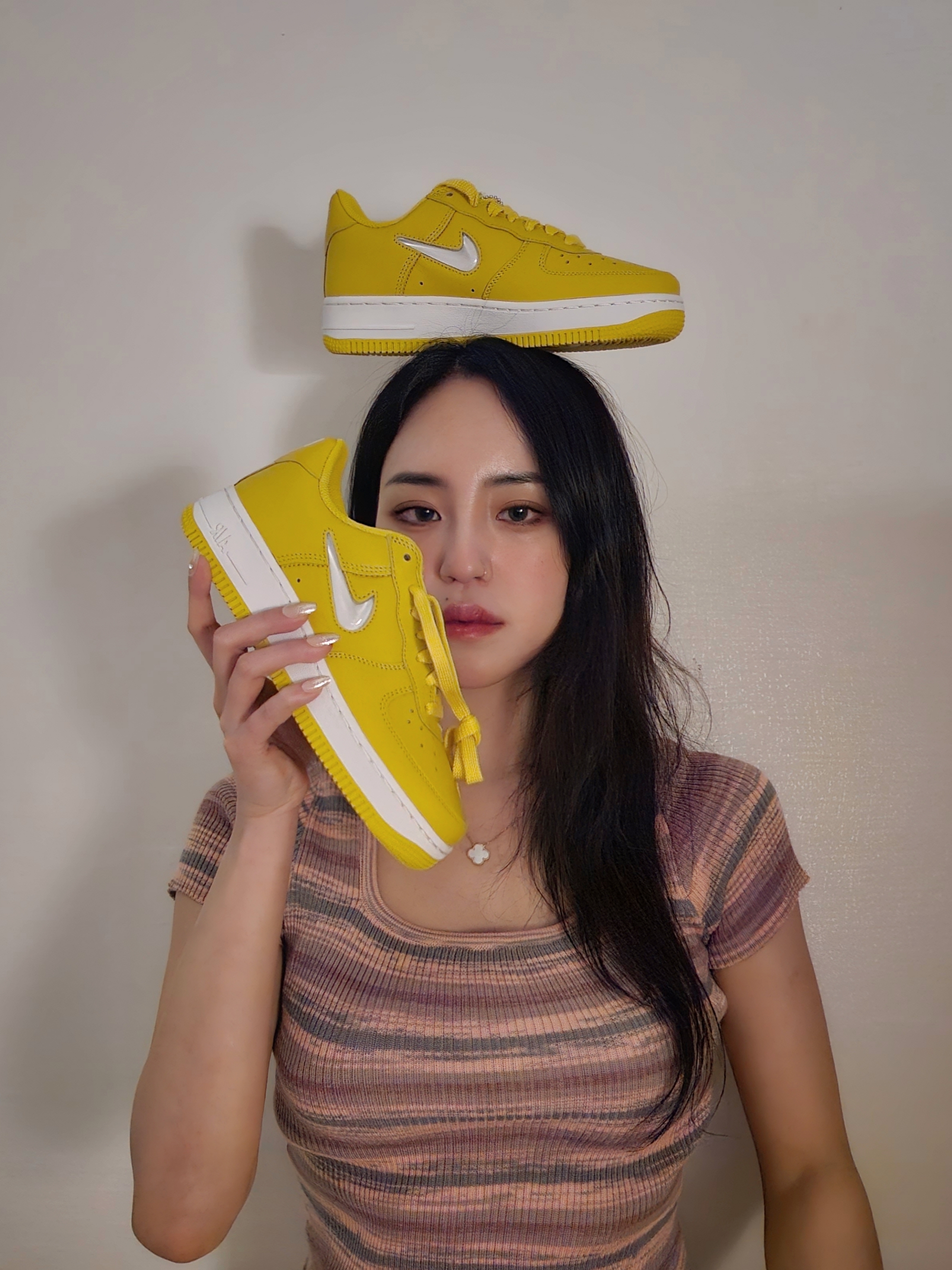 Nike Air Force 1 Low Retro Color of The Month Speed Yellow 착용 스타일