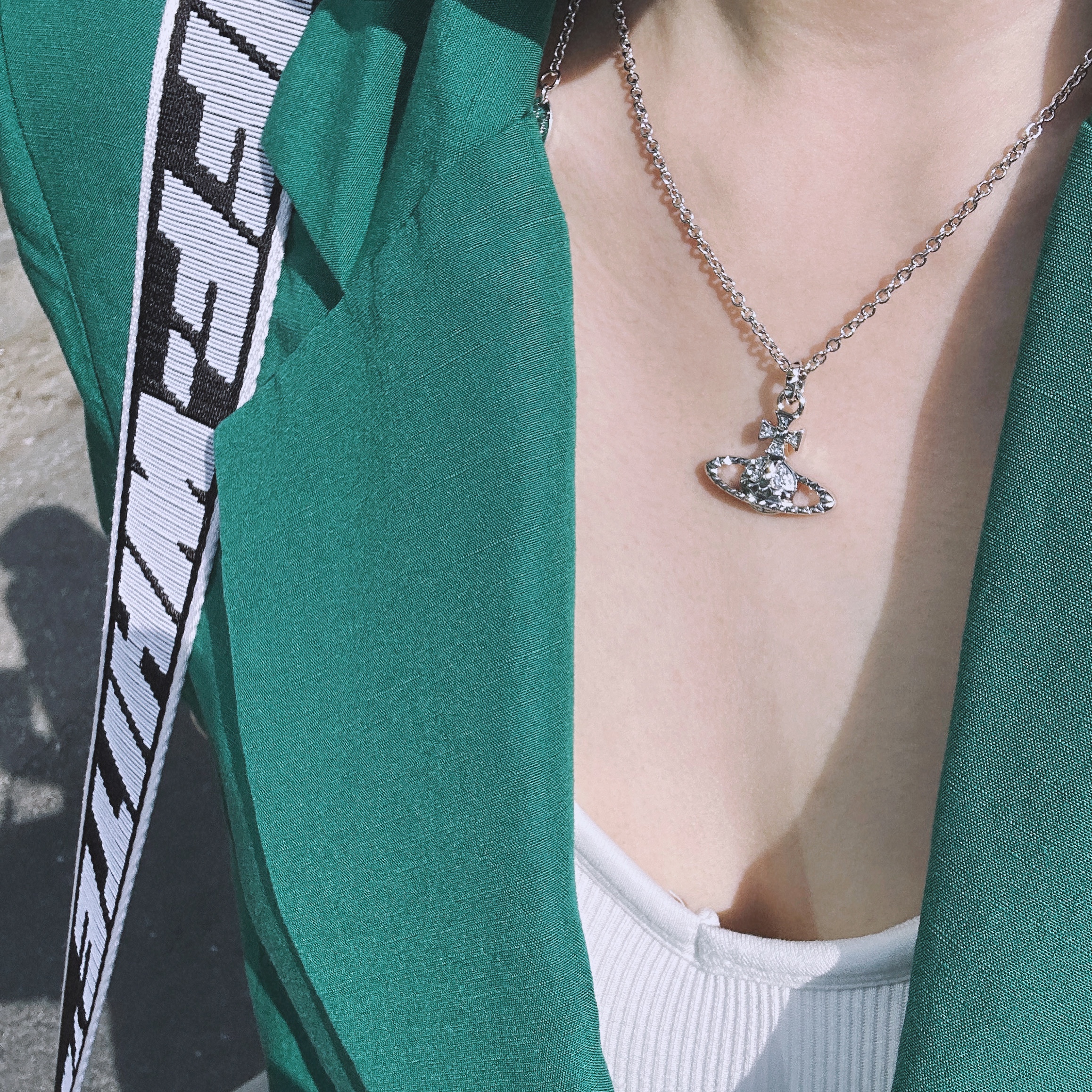 Vivienne Westwood Mayfair Bas Relief Pendant Silver, Off-White x Amore Pacific Protection Box (Without Cosmetics) 착용 스타일