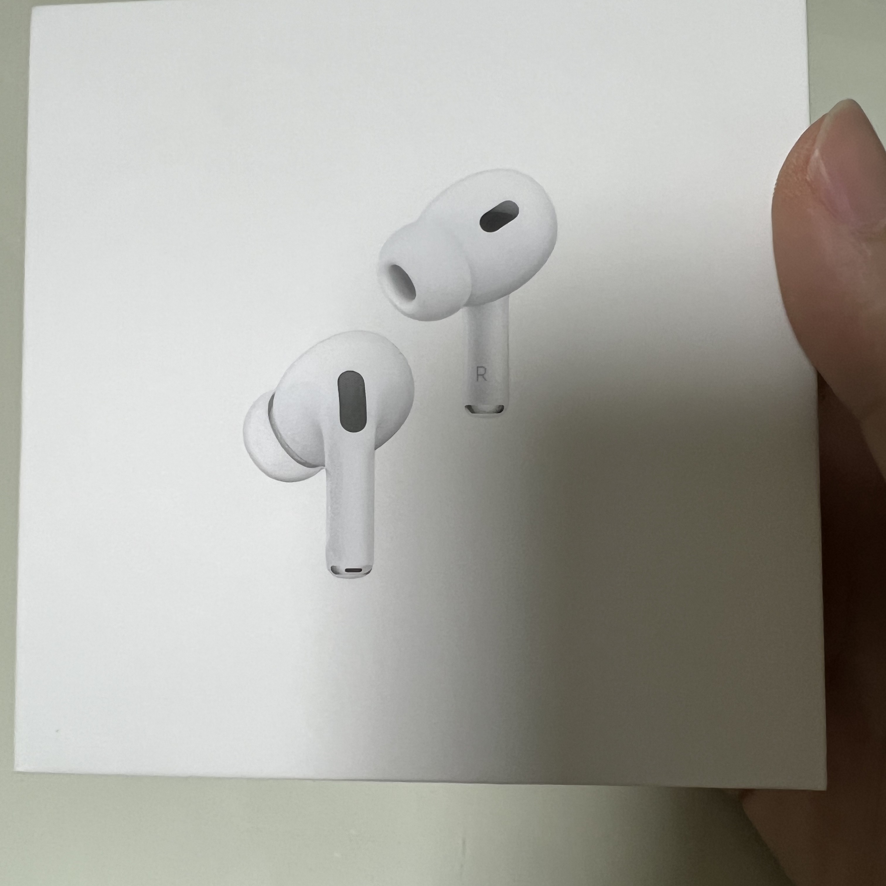 Apple AirPods Pro 2nd Gen (Korean Ver.) 착용 스타일 - 1