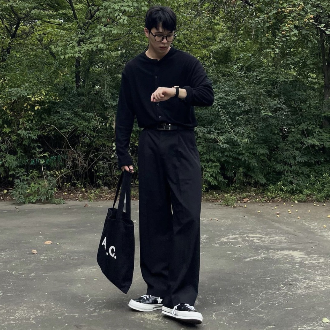 Converse One Star Ox Black, A.P.C. Lou Denim Tote Bag Black 착용 스타일