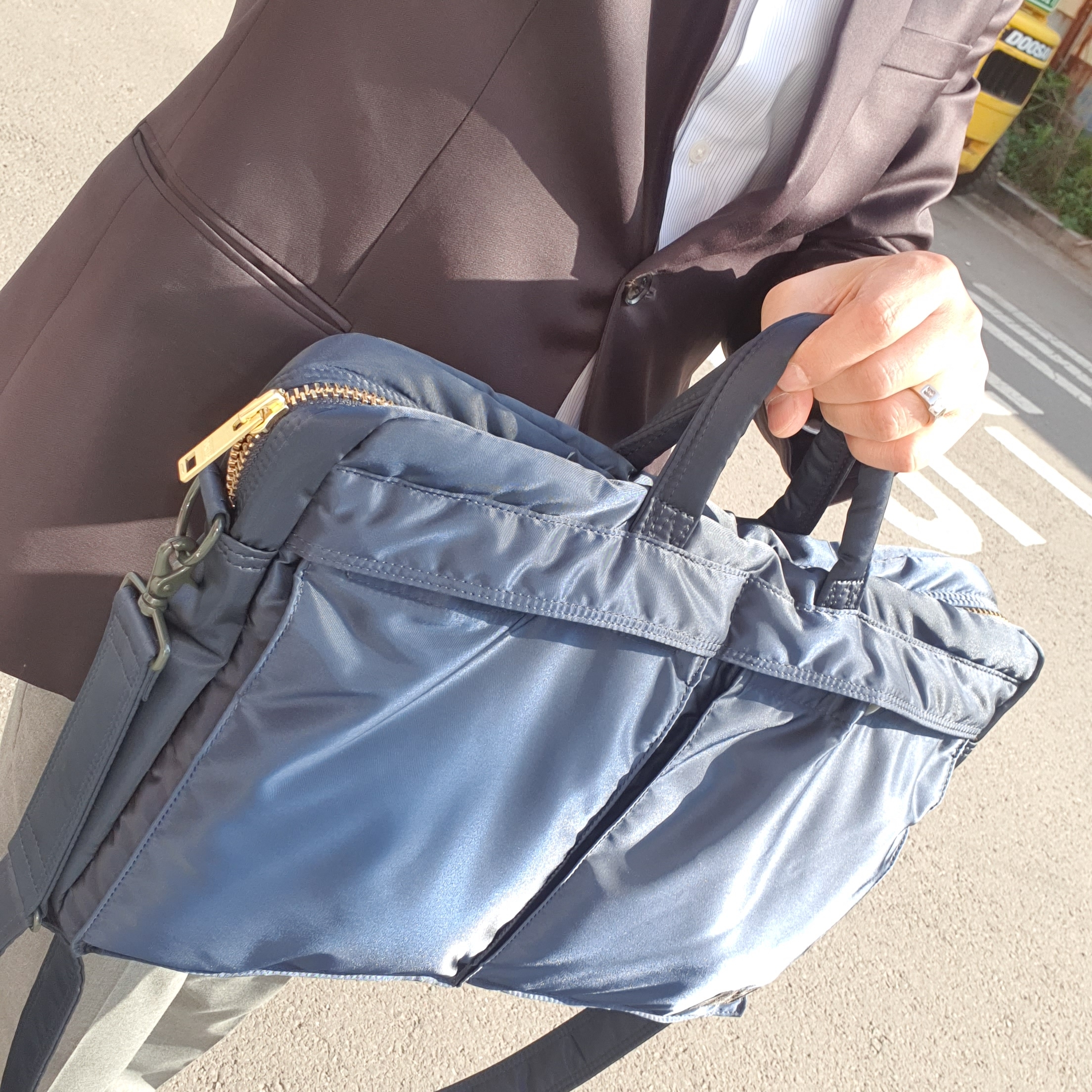 Porter Tanker 2Way Briefcase Iron Blue, Rolex Oyster Perpetual 36mm 126000 Bright blue Oyster 착용 스타일 - 3
